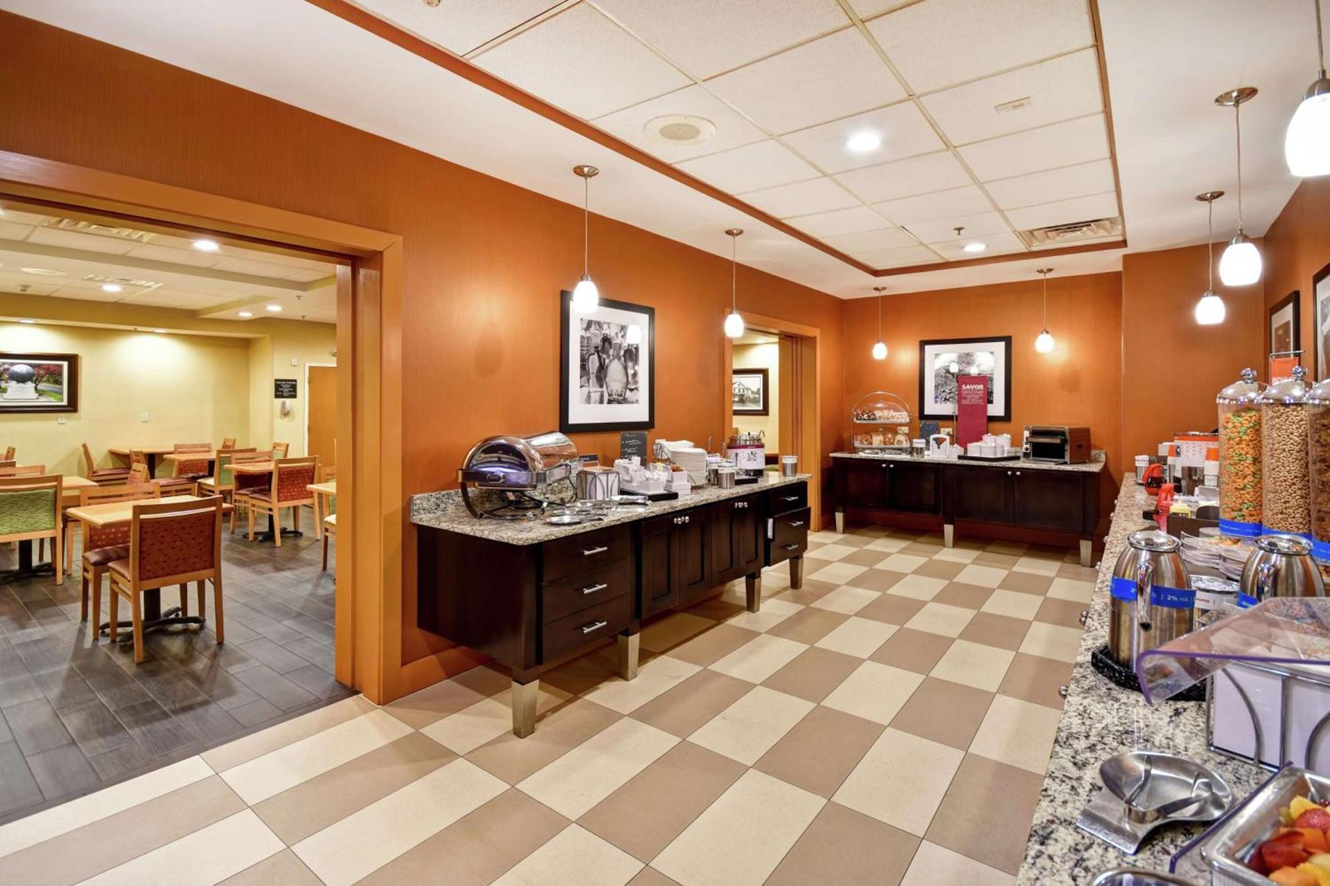 Hampton Inn Chicopee - Springfield photo 11