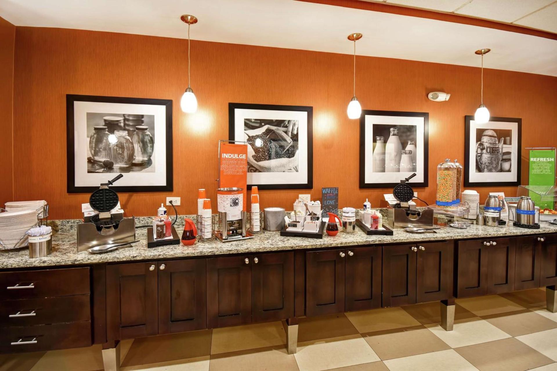 Hampton Inn Chicopee - Springfield photo 10