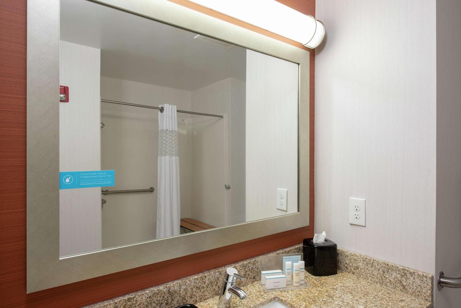 Hampton Inn Akron-South photo 23