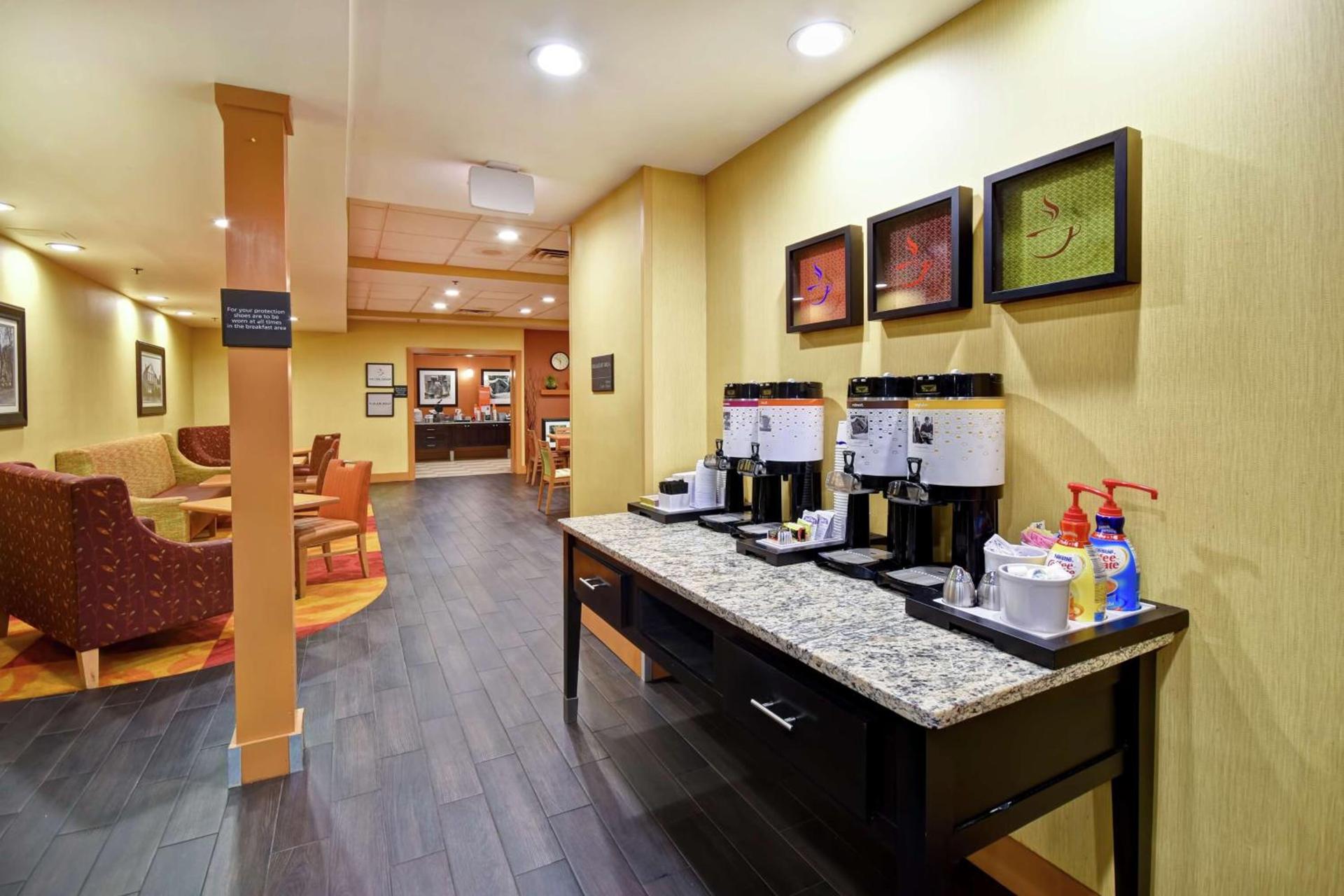 Hampton Inn Chicopee - Springfield photo 14