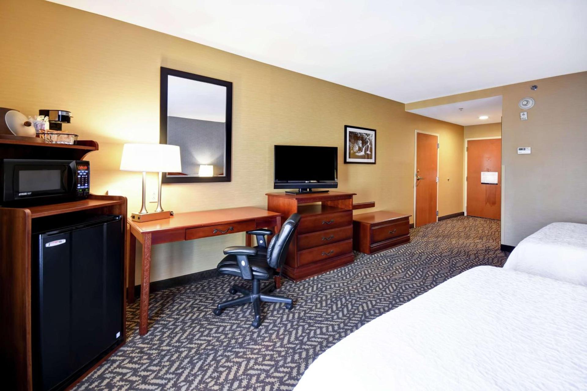 Hampton Inn Chicopee - Springfield photo 17