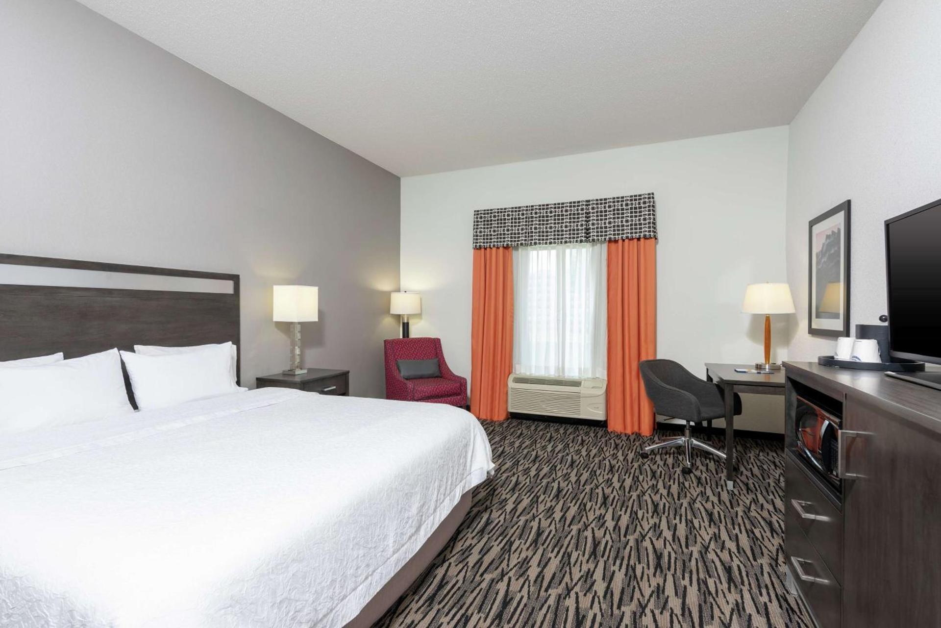 Hampton Inn Akron-South photo 36