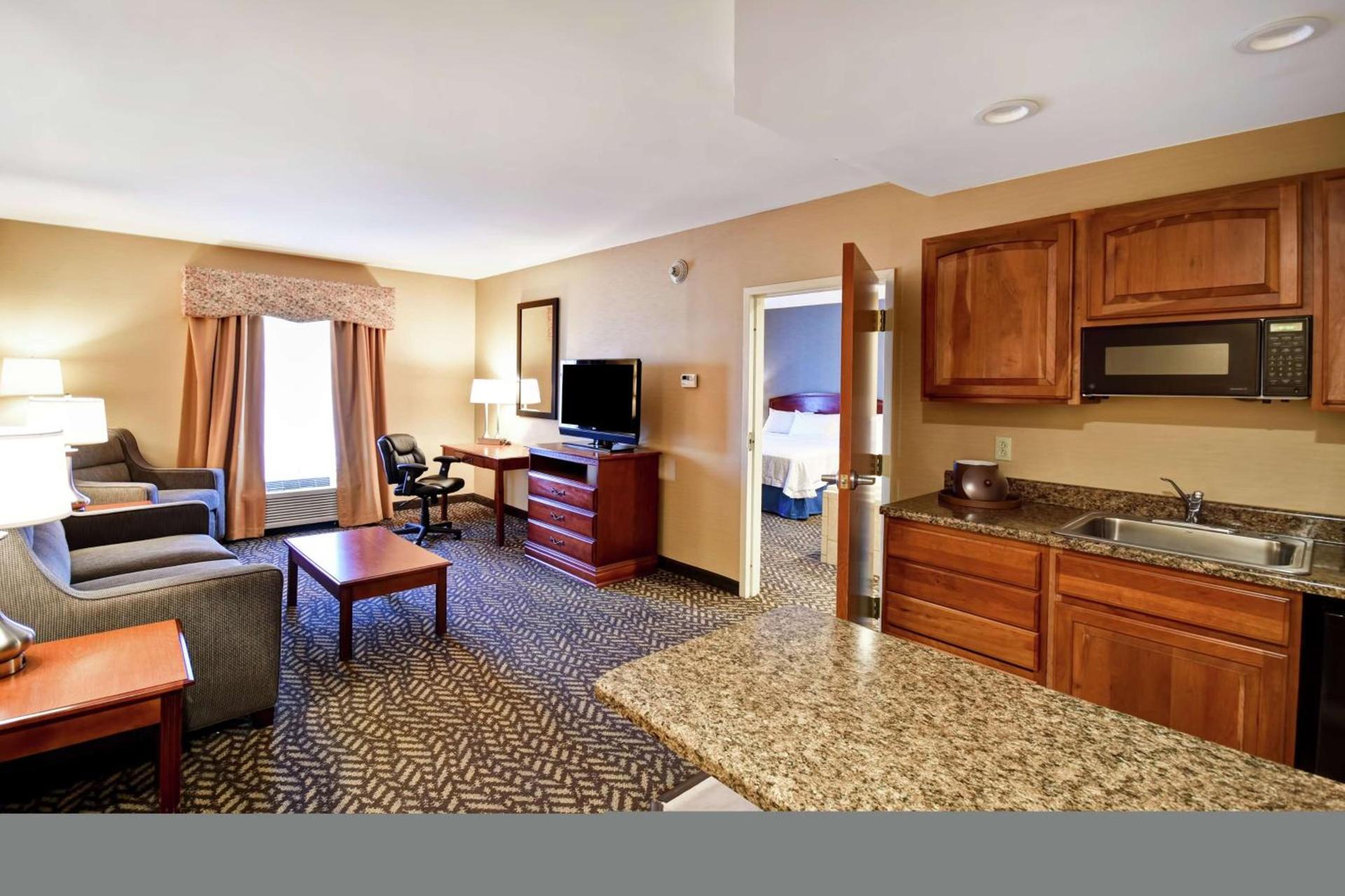 Hampton Inn Chicopee - Springfield photo 29