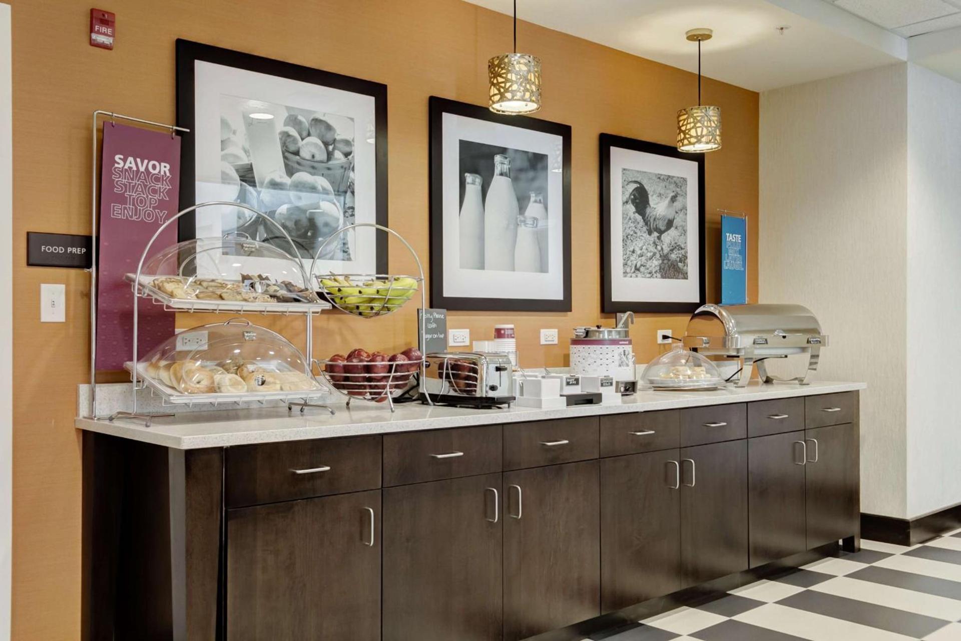 Hampton Inn Poplar Bluff photo 10