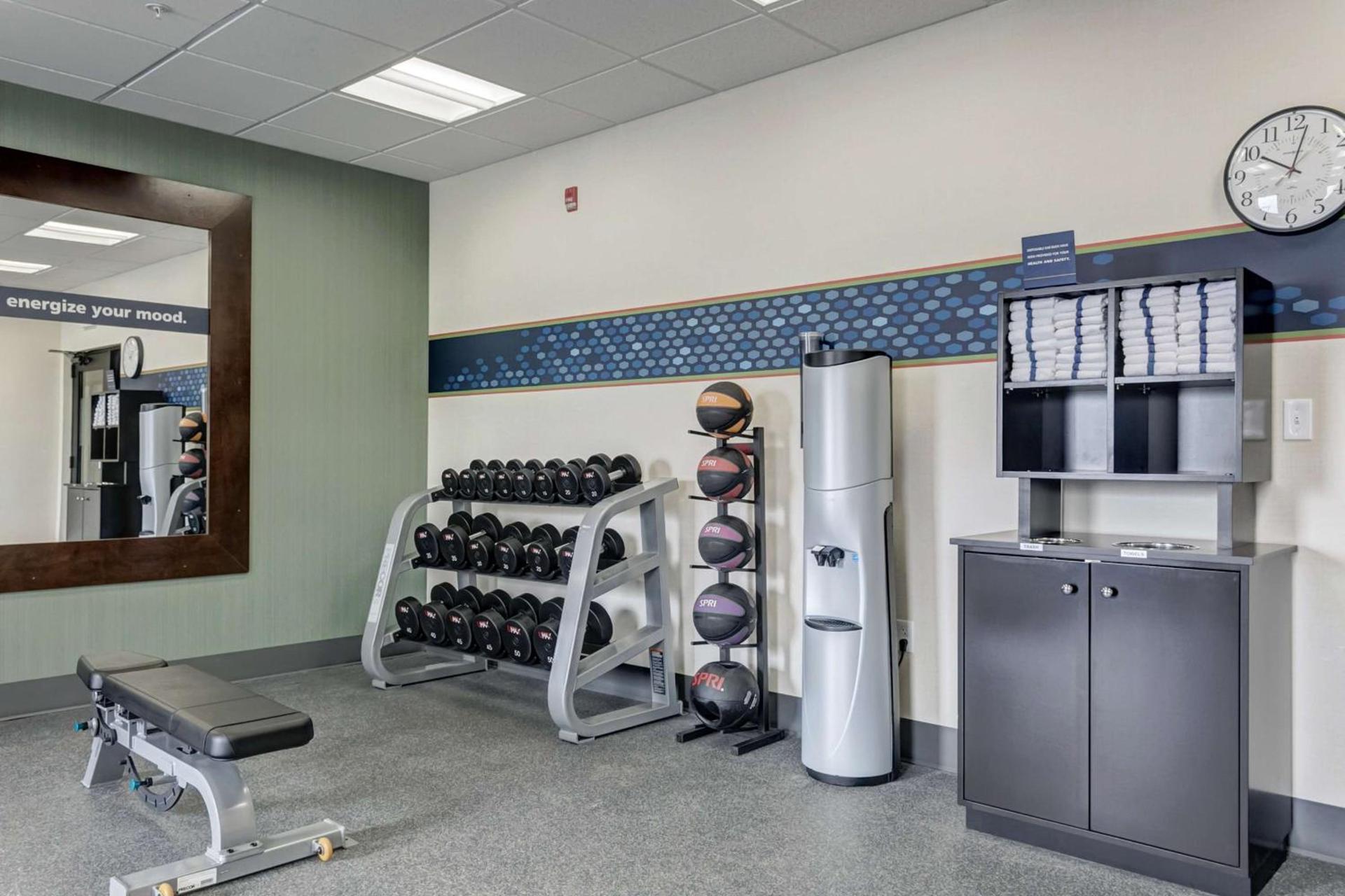 Hampton Inn Poplar Bluff photo 12