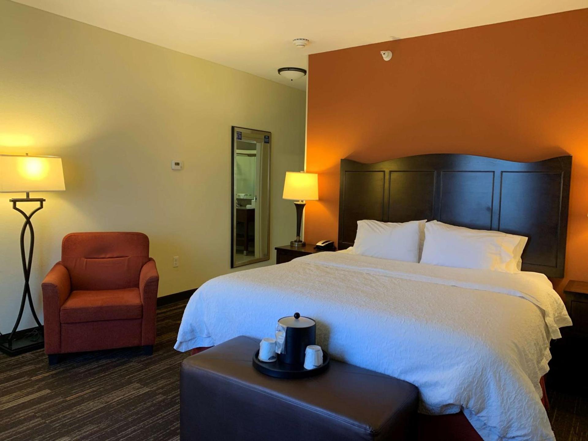 Hampton Inn Poplar Bluff photo 16