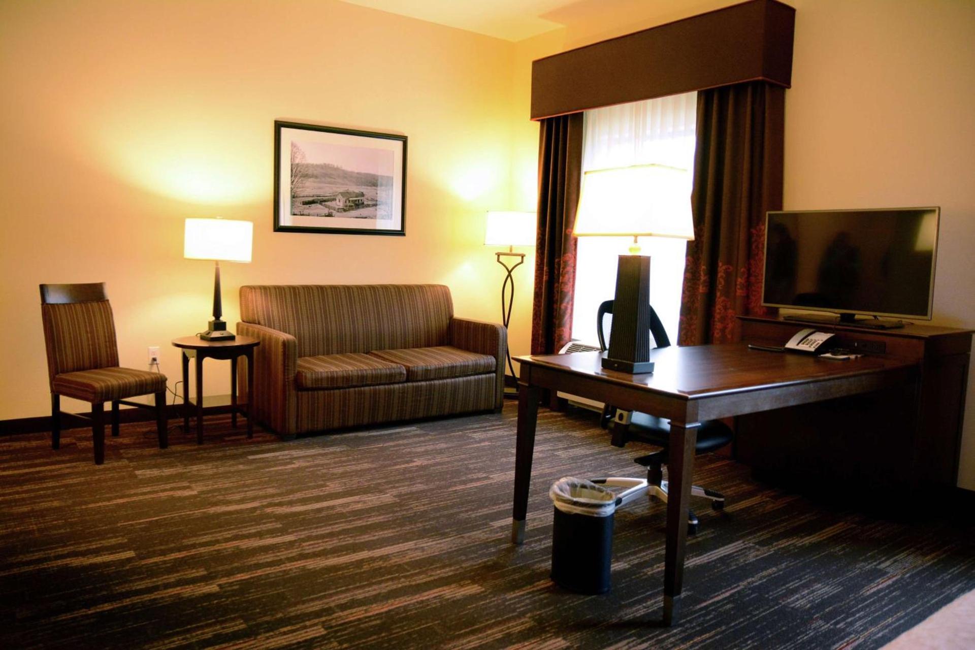 Hampton Inn Poplar Bluff photo 18