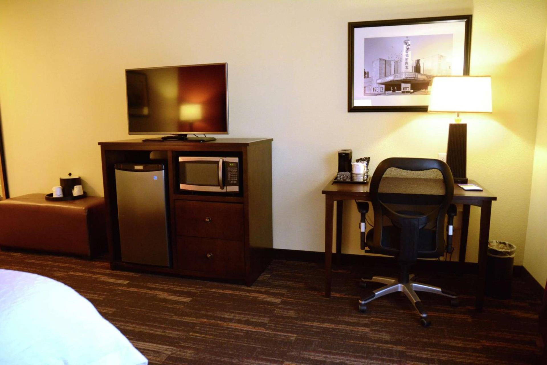 Hampton Inn Poplar Bluff photo 21