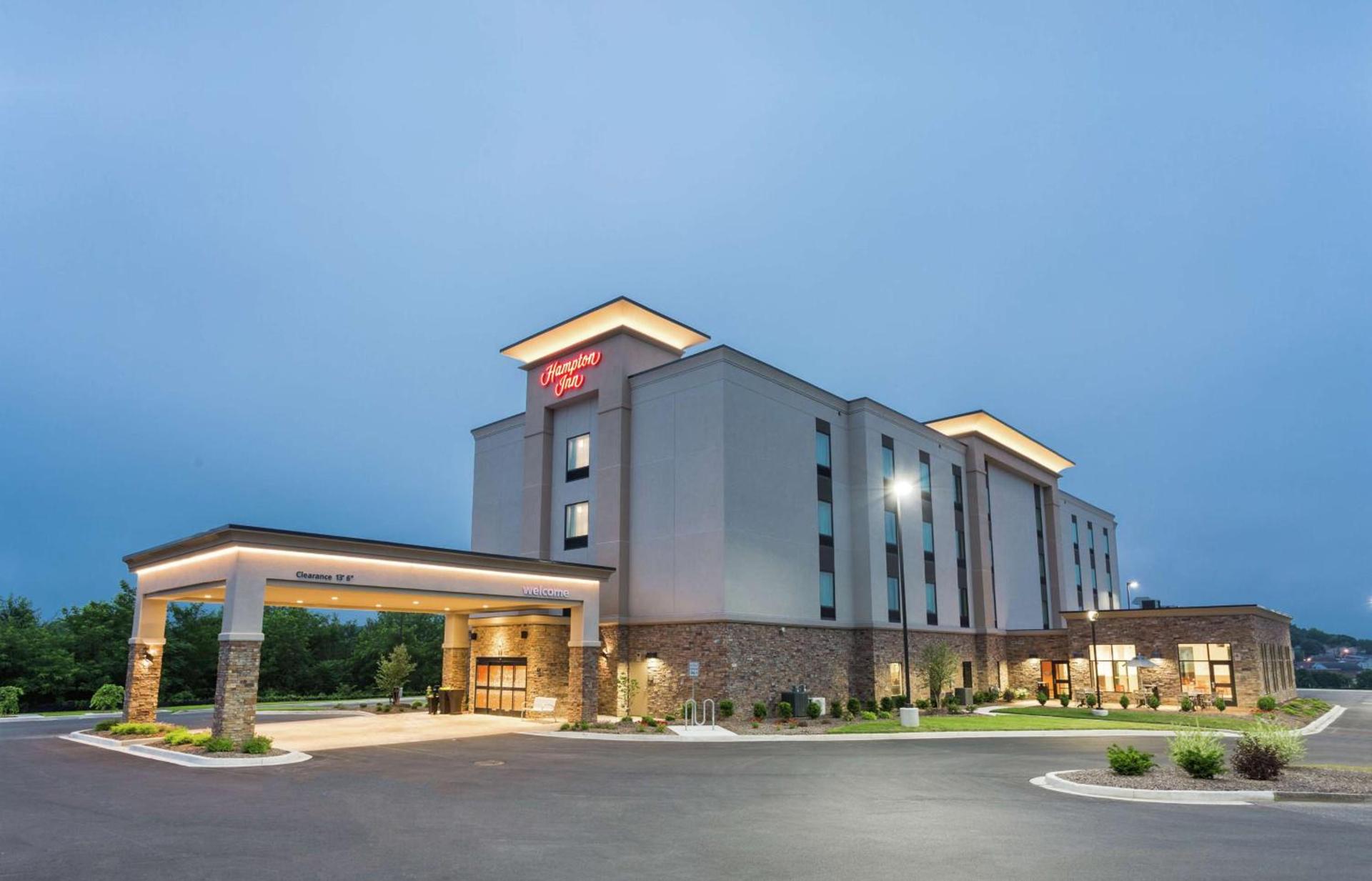 Hampton Inn Cumberland photo 5