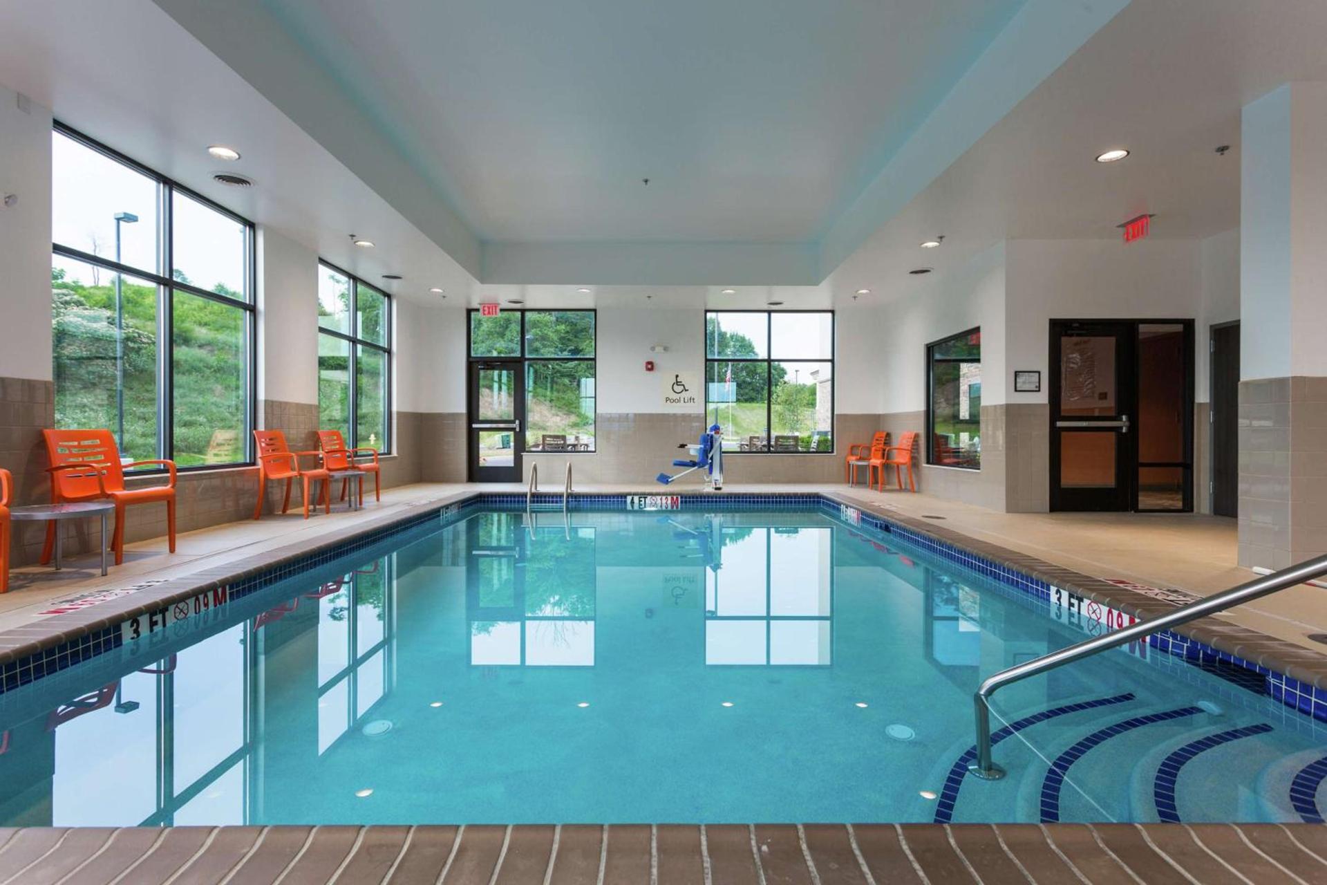 Hampton Inn Cumberland photo 10