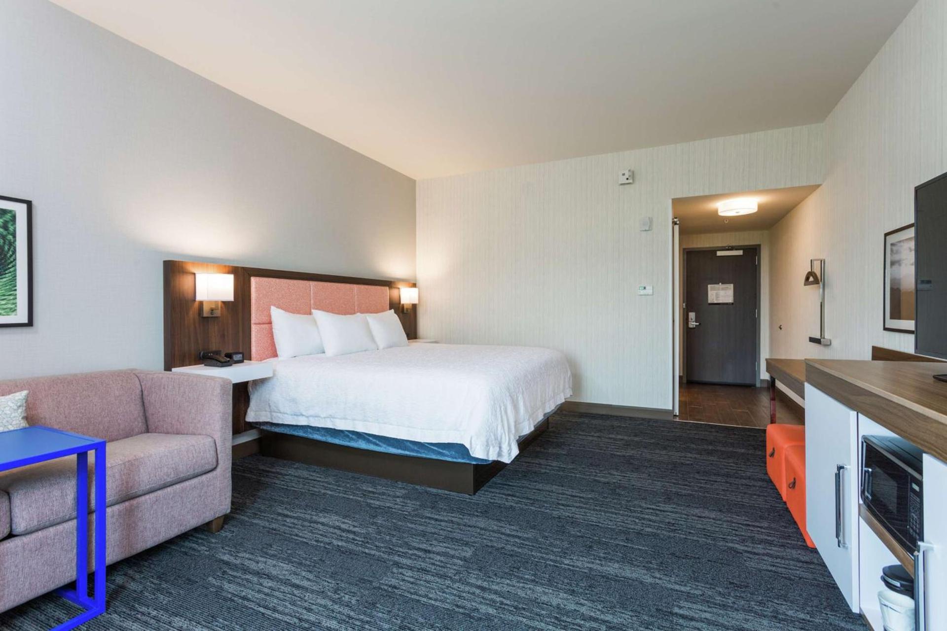 Hampton Inn Cumberland photo 20
