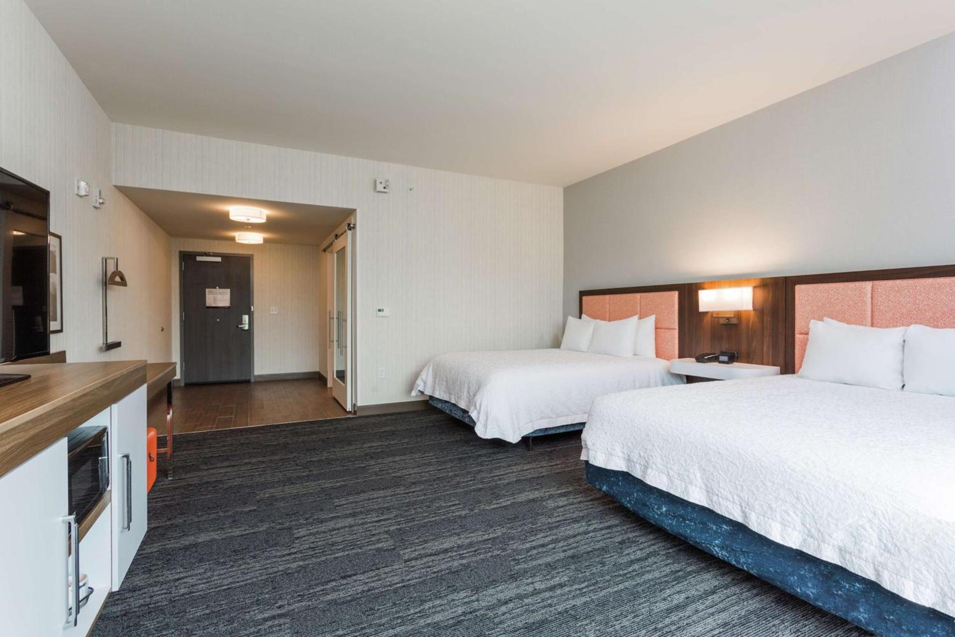 Hampton Inn Cumberland photo 22