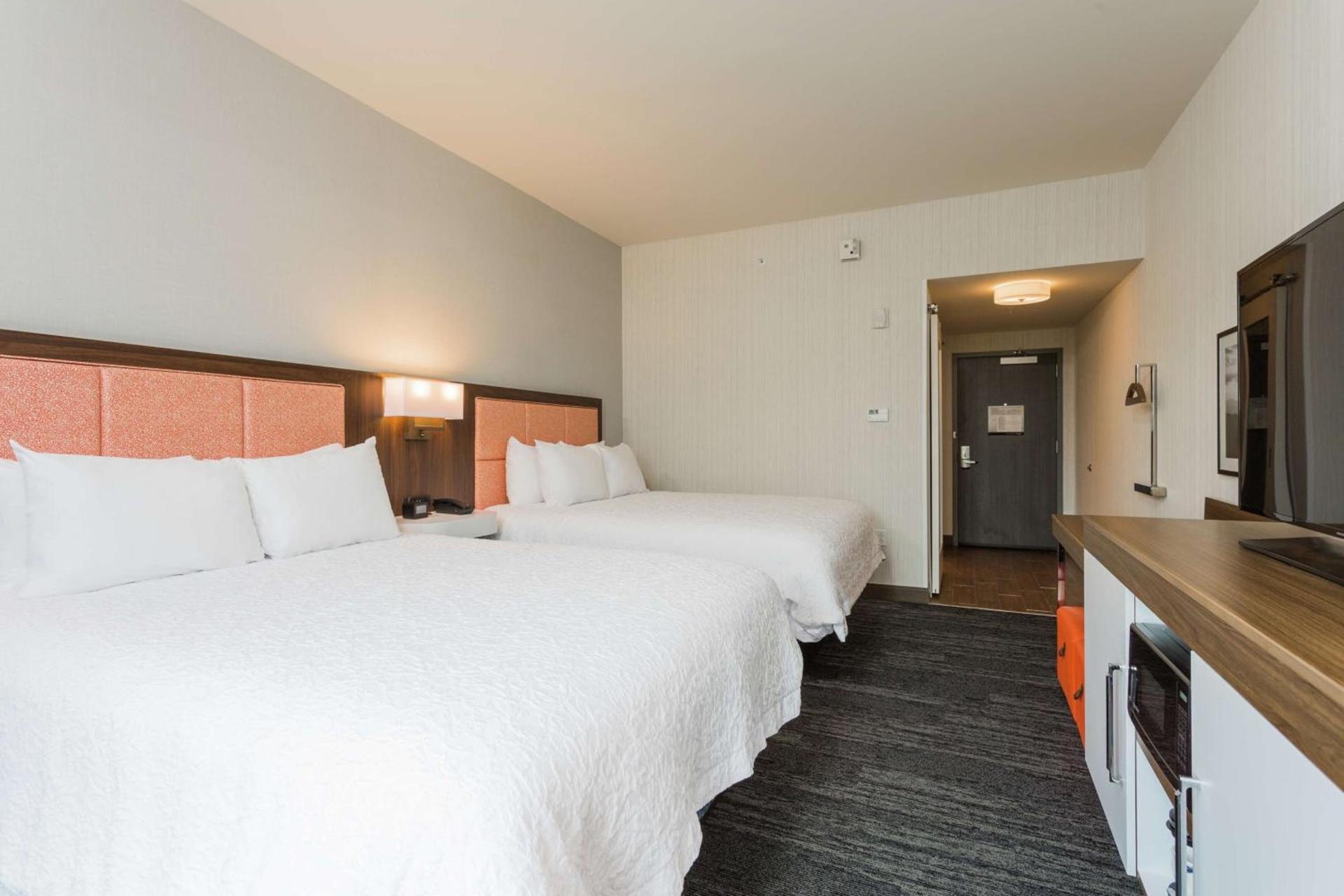 Hampton Inn Cumberland photo 29