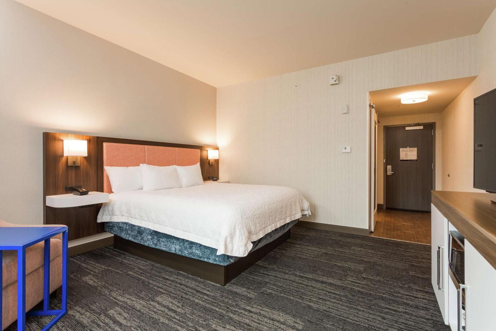 Hampton Inn Cumberland photo 31