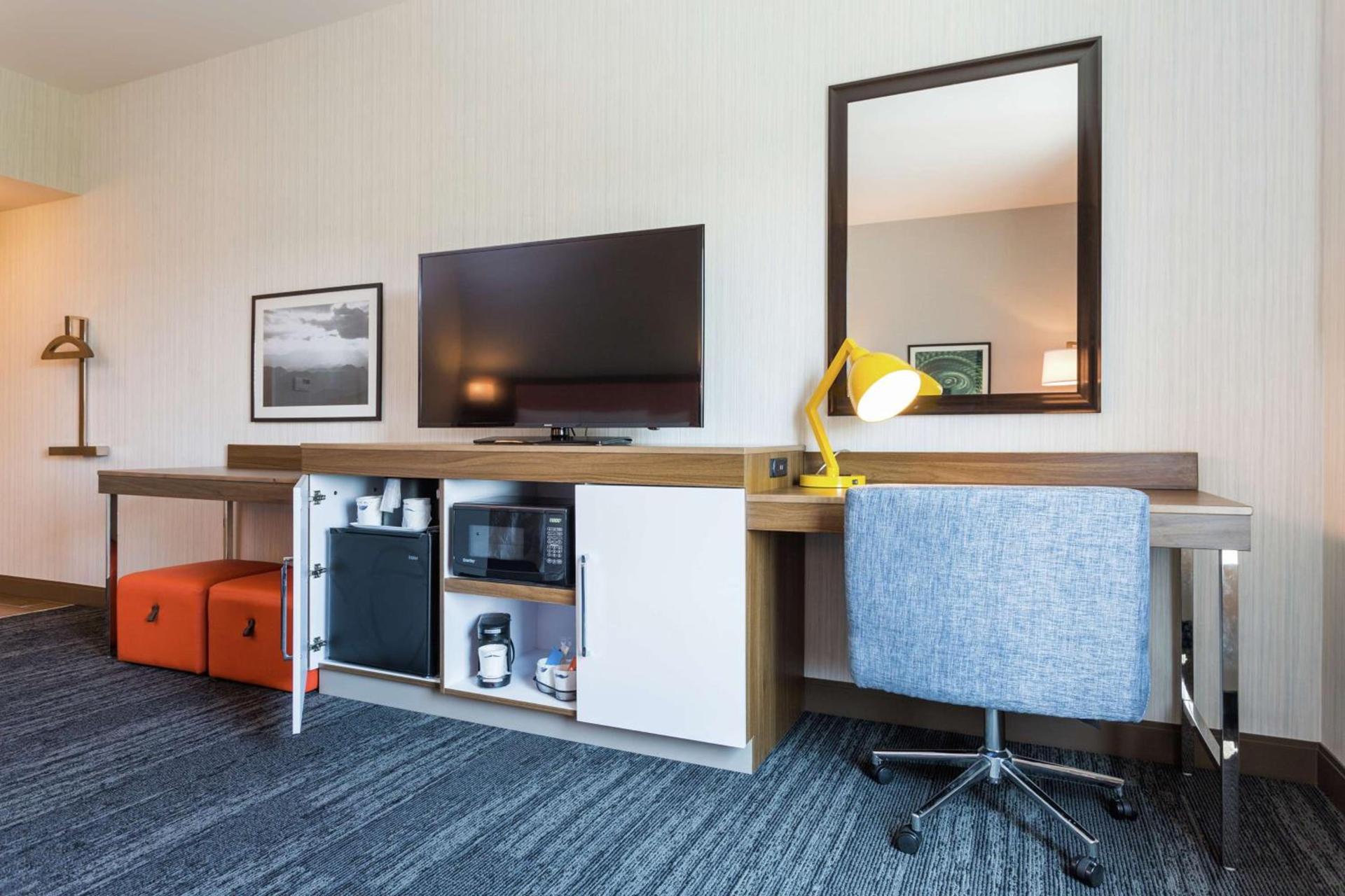 Hampton Inn Cumberland photo 30