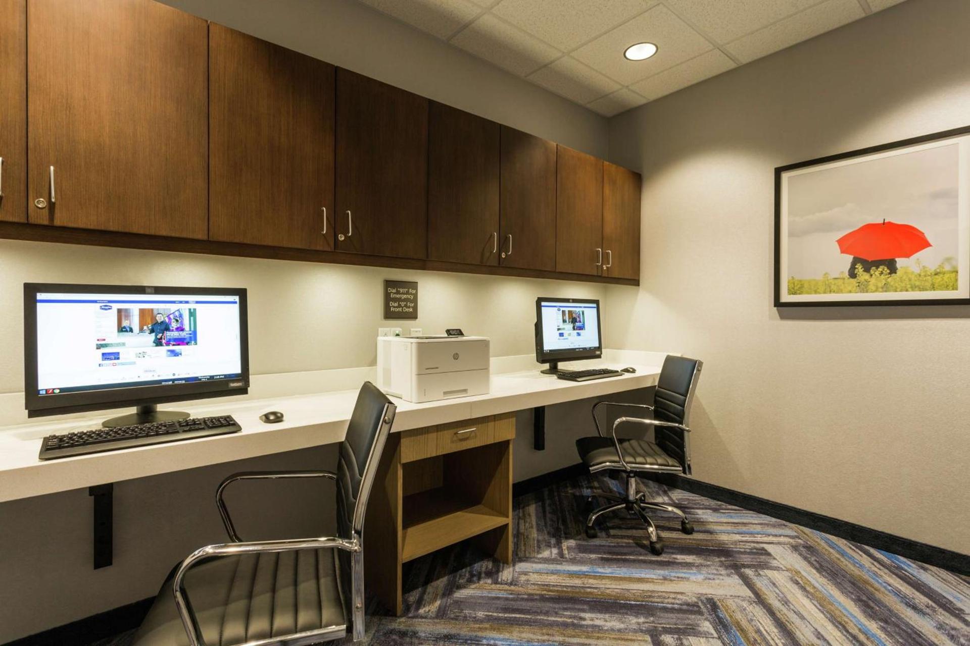 Hampton Inn Cumberland photo 33