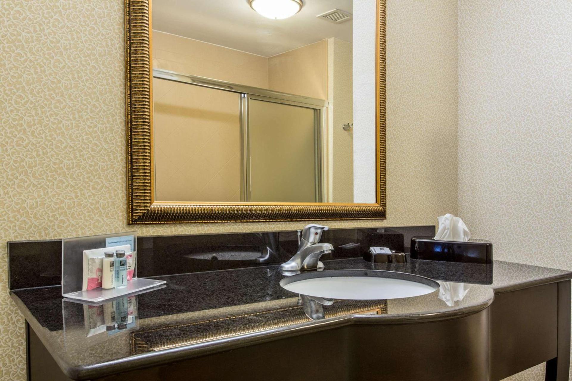Hampton Inn Clearfield photo 9