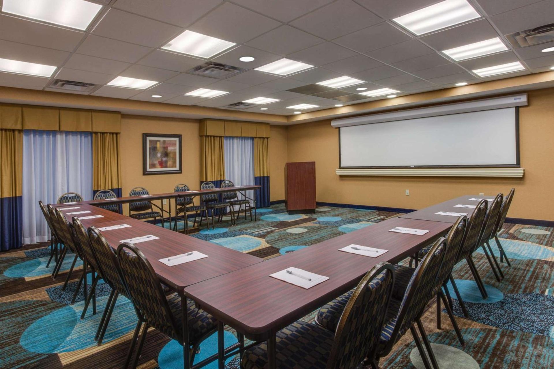 Hampton Inn Clearfield photo 16