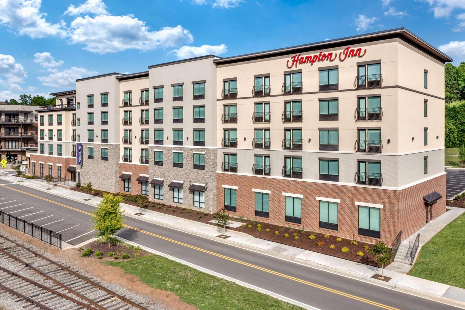 Hampton Inn Blue Ridge, GA photo 2