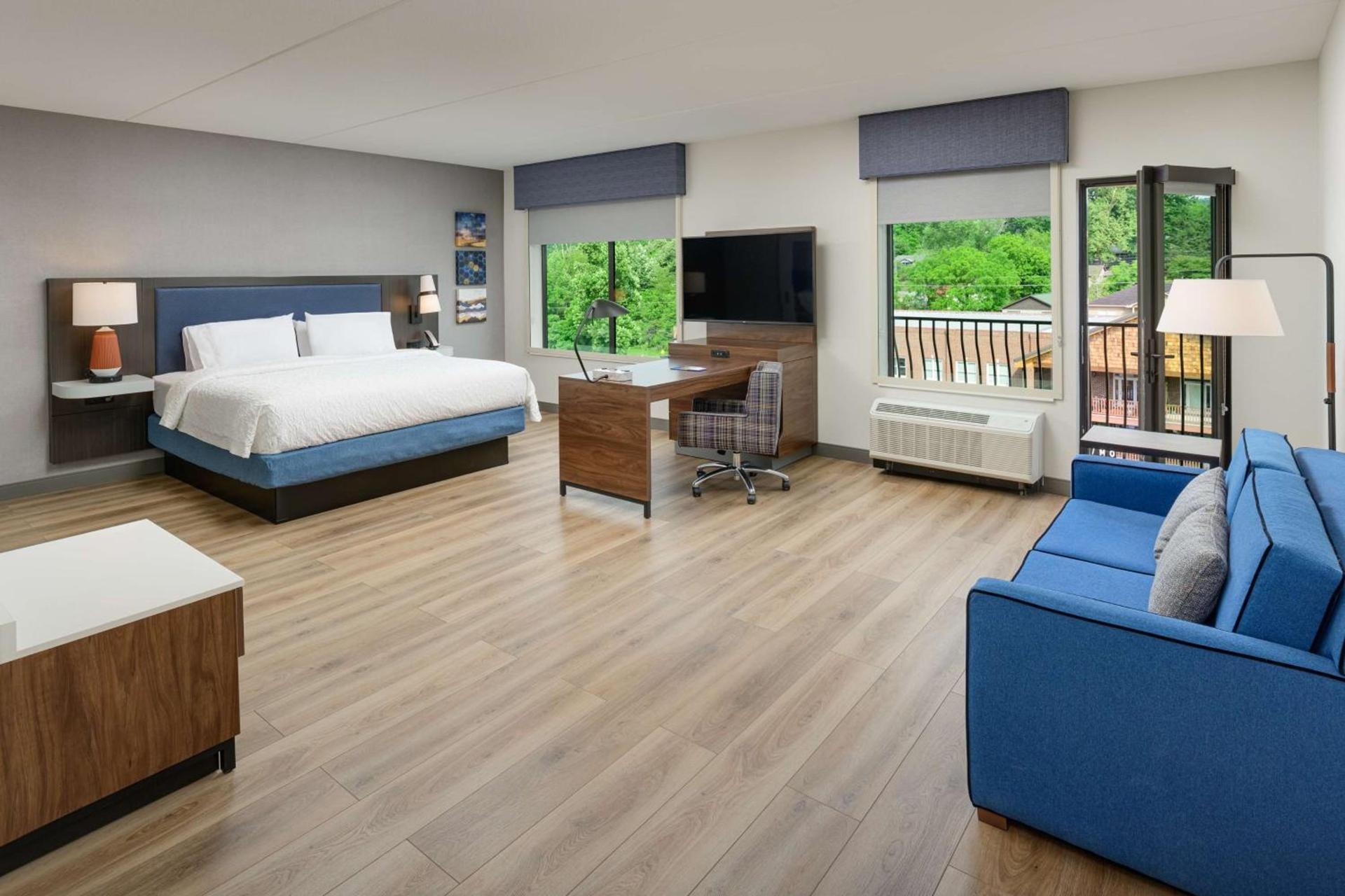 Hampton Inn Blue Ridge, GA photo 17