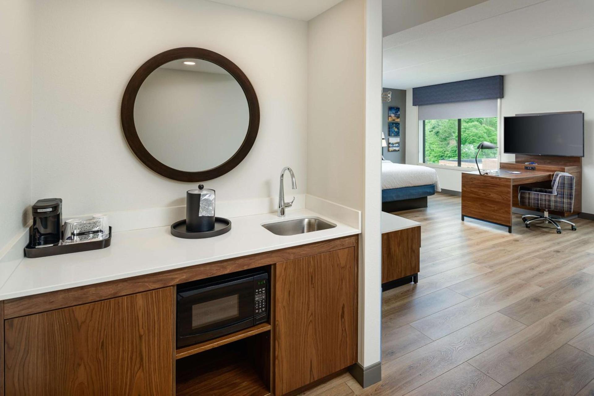 Hampton Inn Blue Ridge, GA photo 35
