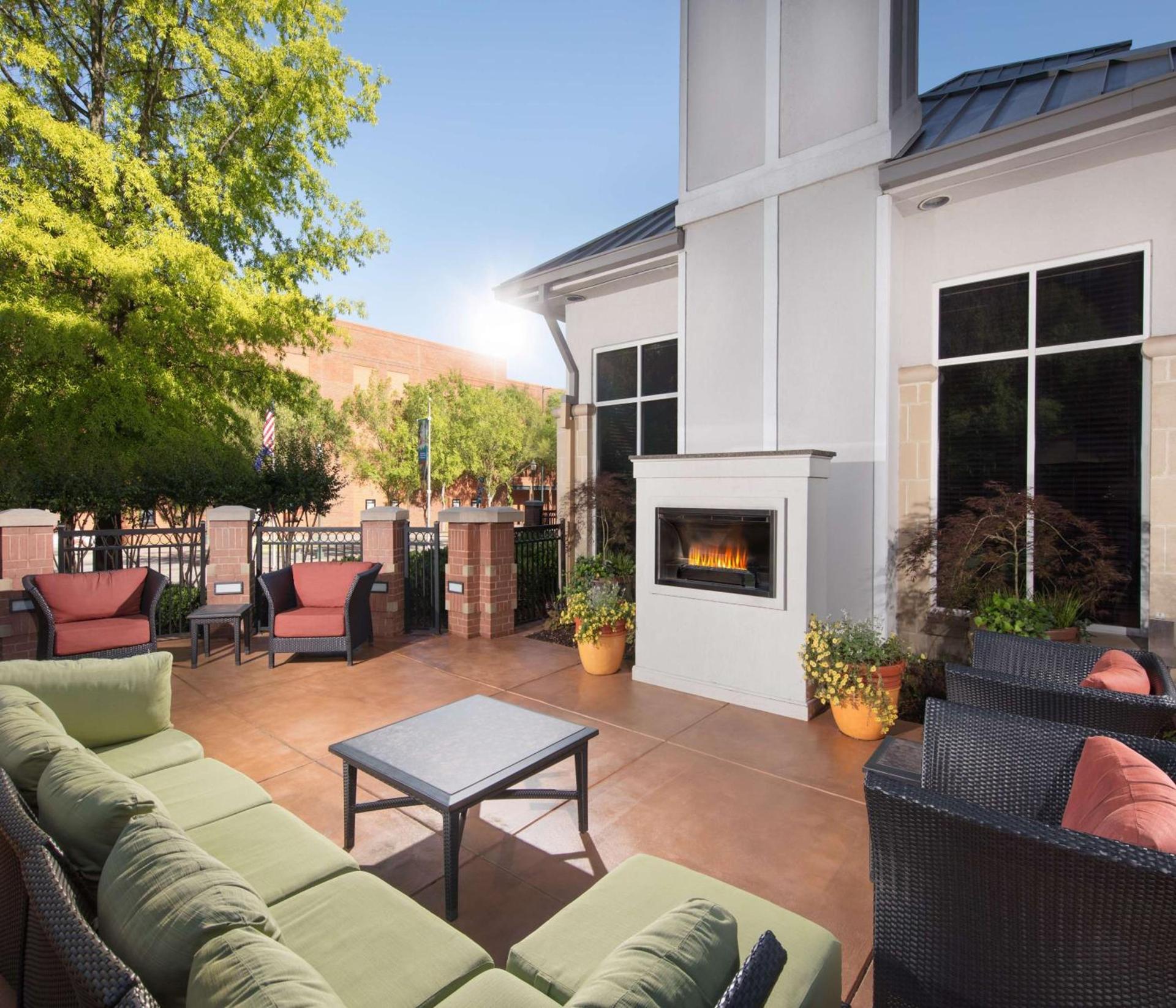 Hilton Garden Inn Chattanooga Downtown photo 2