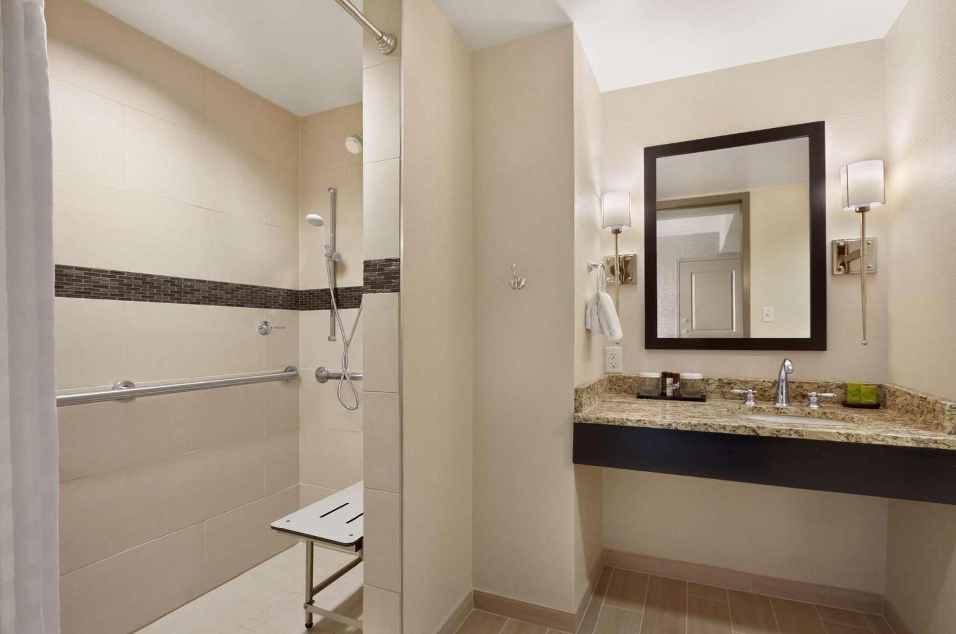 Embassy Suites Chattanooga Hamilton Place photo 37