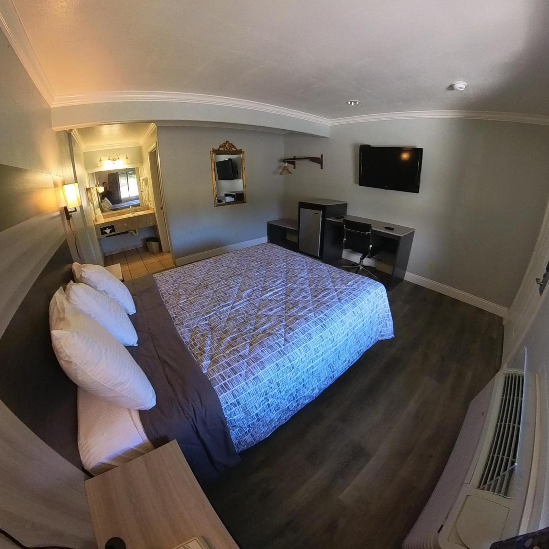 Monterey Oceanside Inn photo 10