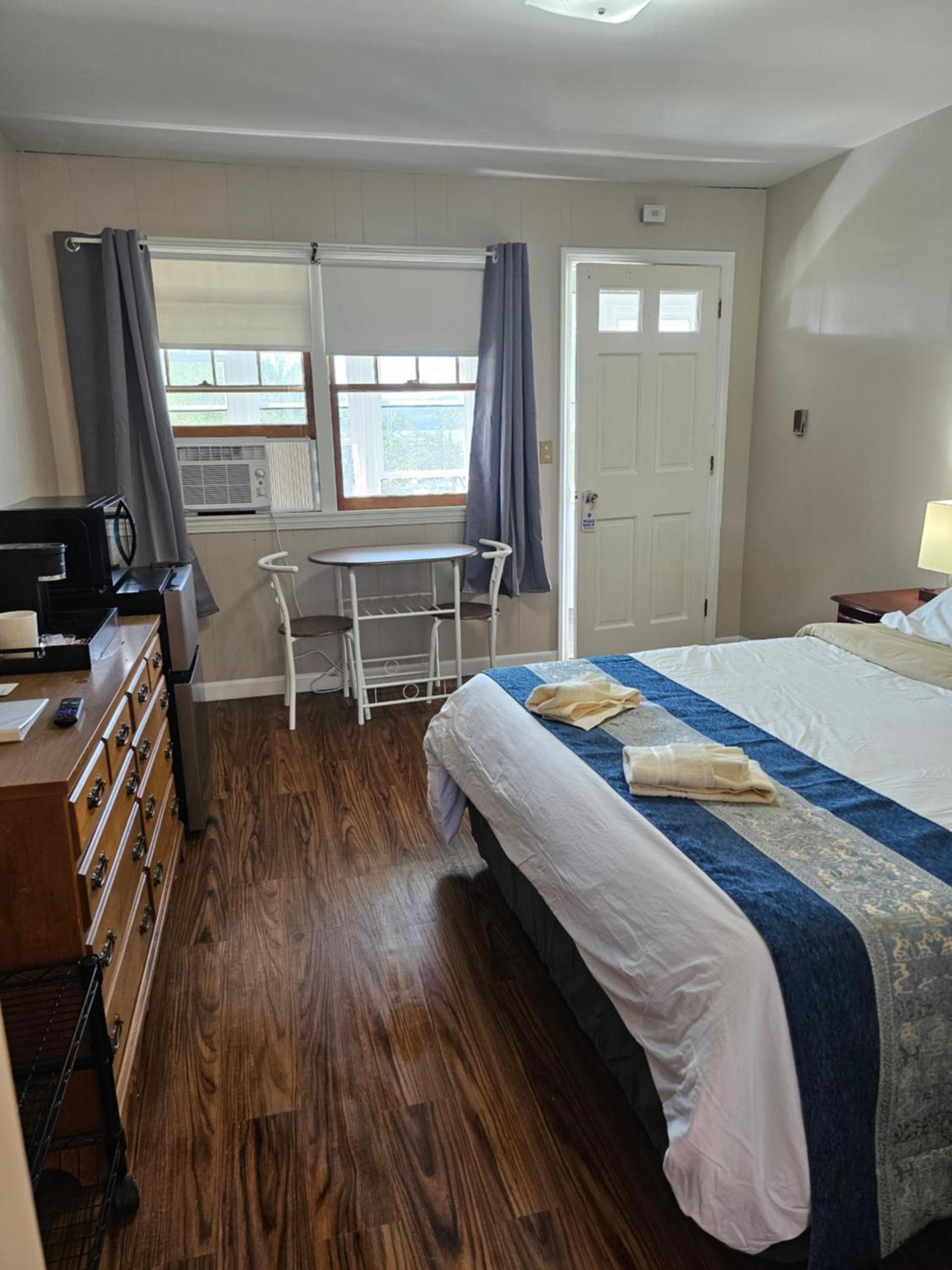 Lake Shore Farm Inn photo 44