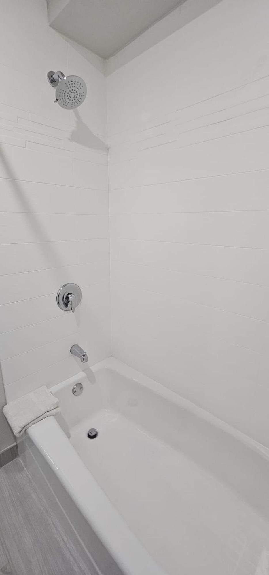 Days Inn by Wyndham Indianapolis East Post Road photo 49