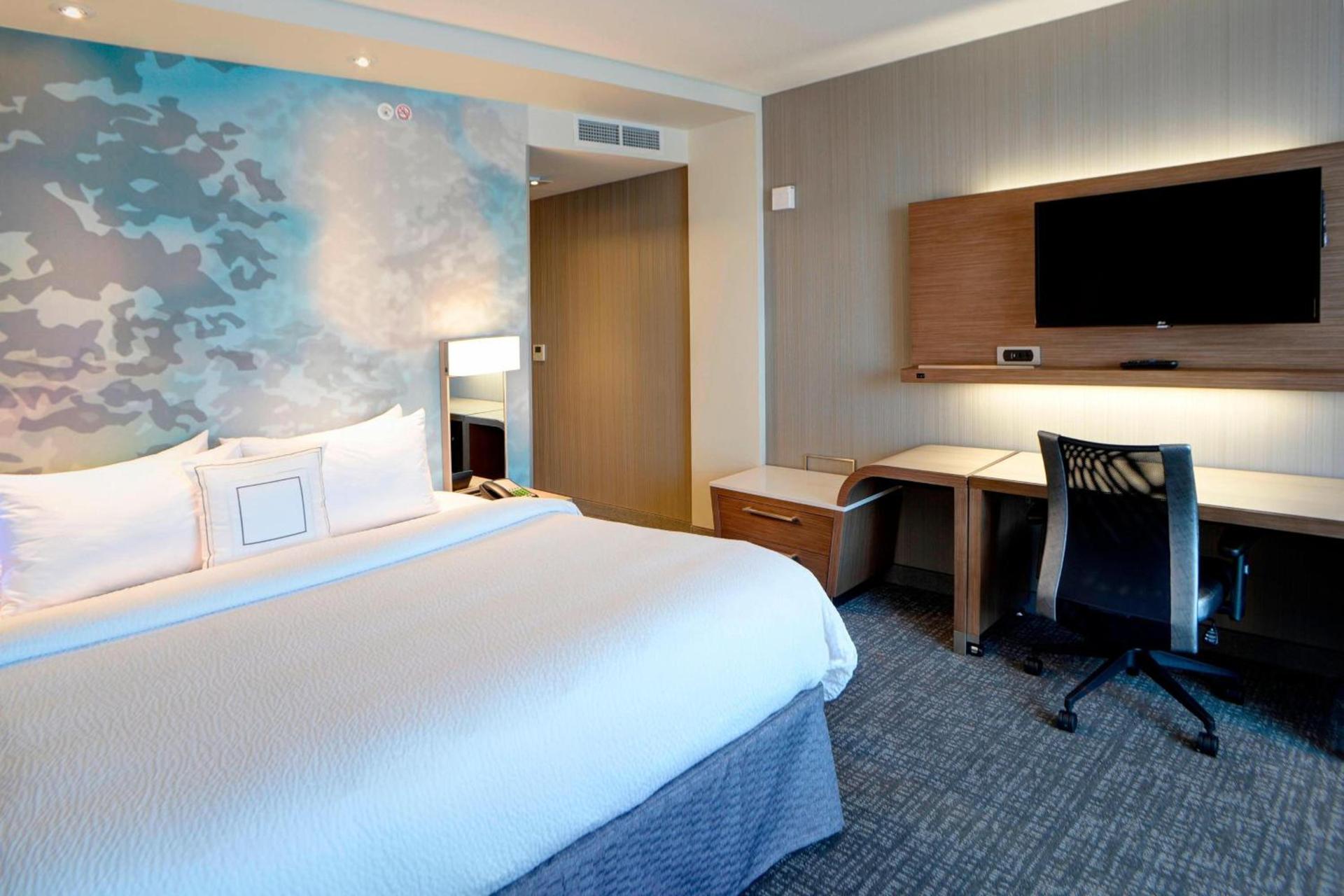 Courtyard by Marriott Muncie at Horizon Convention Center photo 24