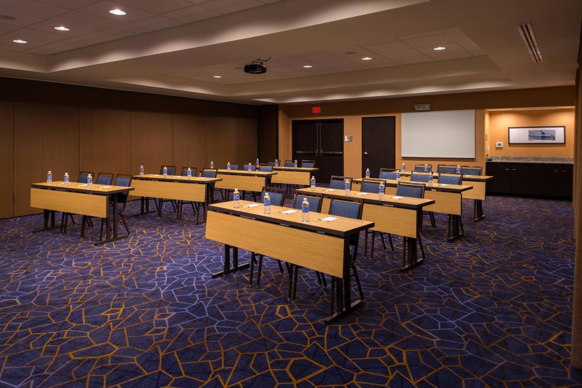 Courtyard by Marriott Hot Springs photo 27