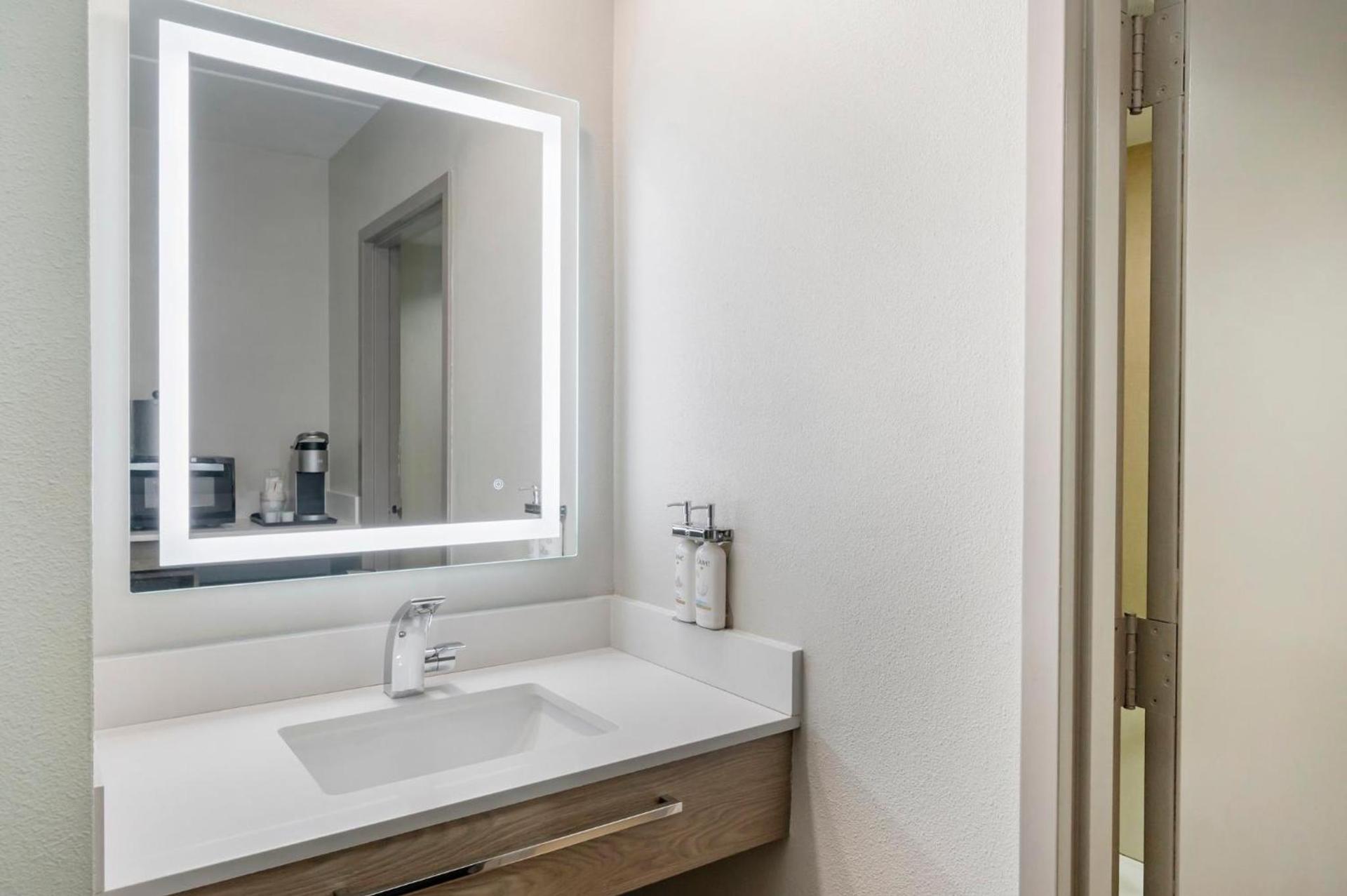 Holiday Inn Express Greencastle by IHG photo 30