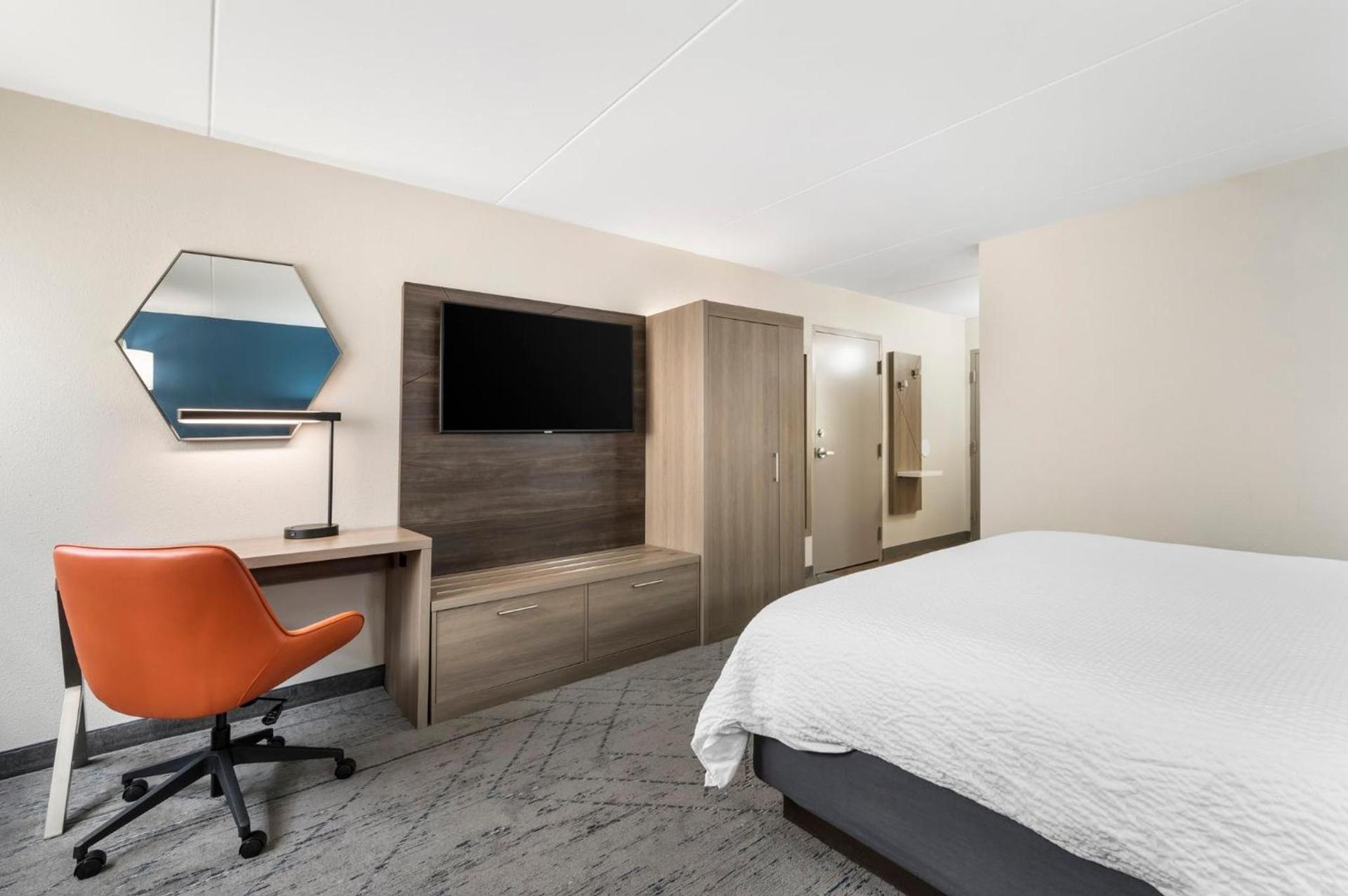 Holiday Inn Express Greencastle by IHG photo 32