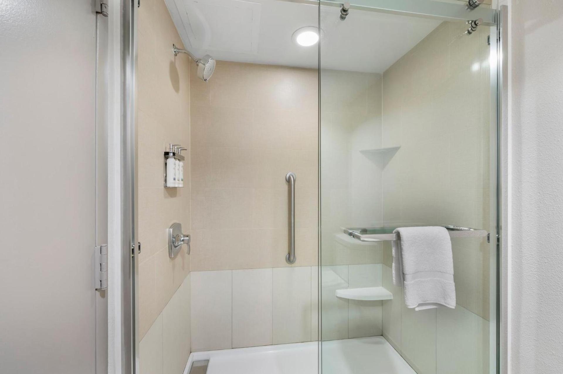 Holiday Inn Express Greencastle by IHG photo 33
