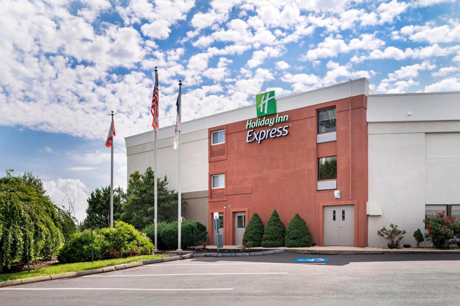 Holiday Inn Express Greencastle by IHG photo 1