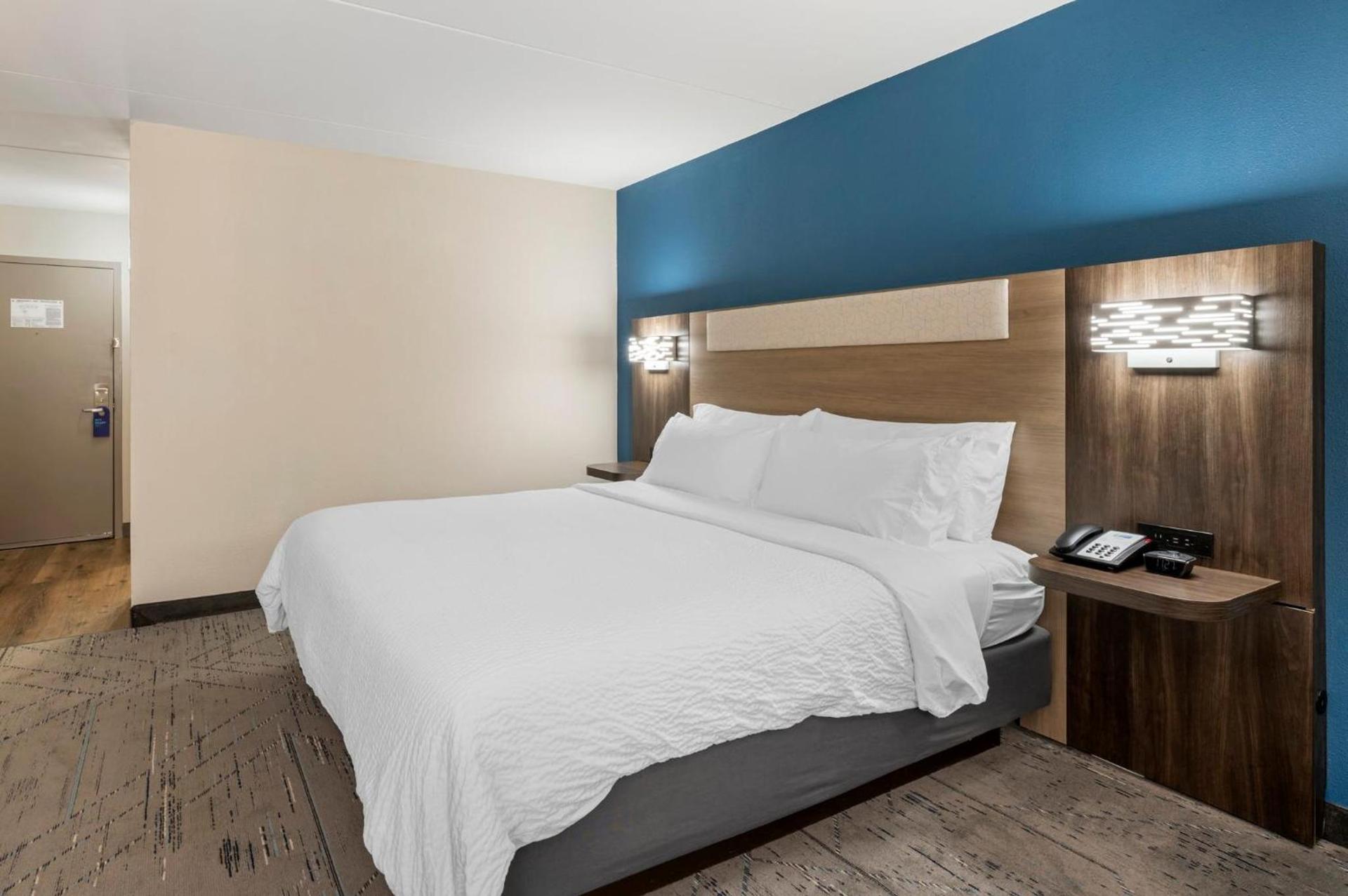 Holiday Inn Express Greencastle by IHG photo 38