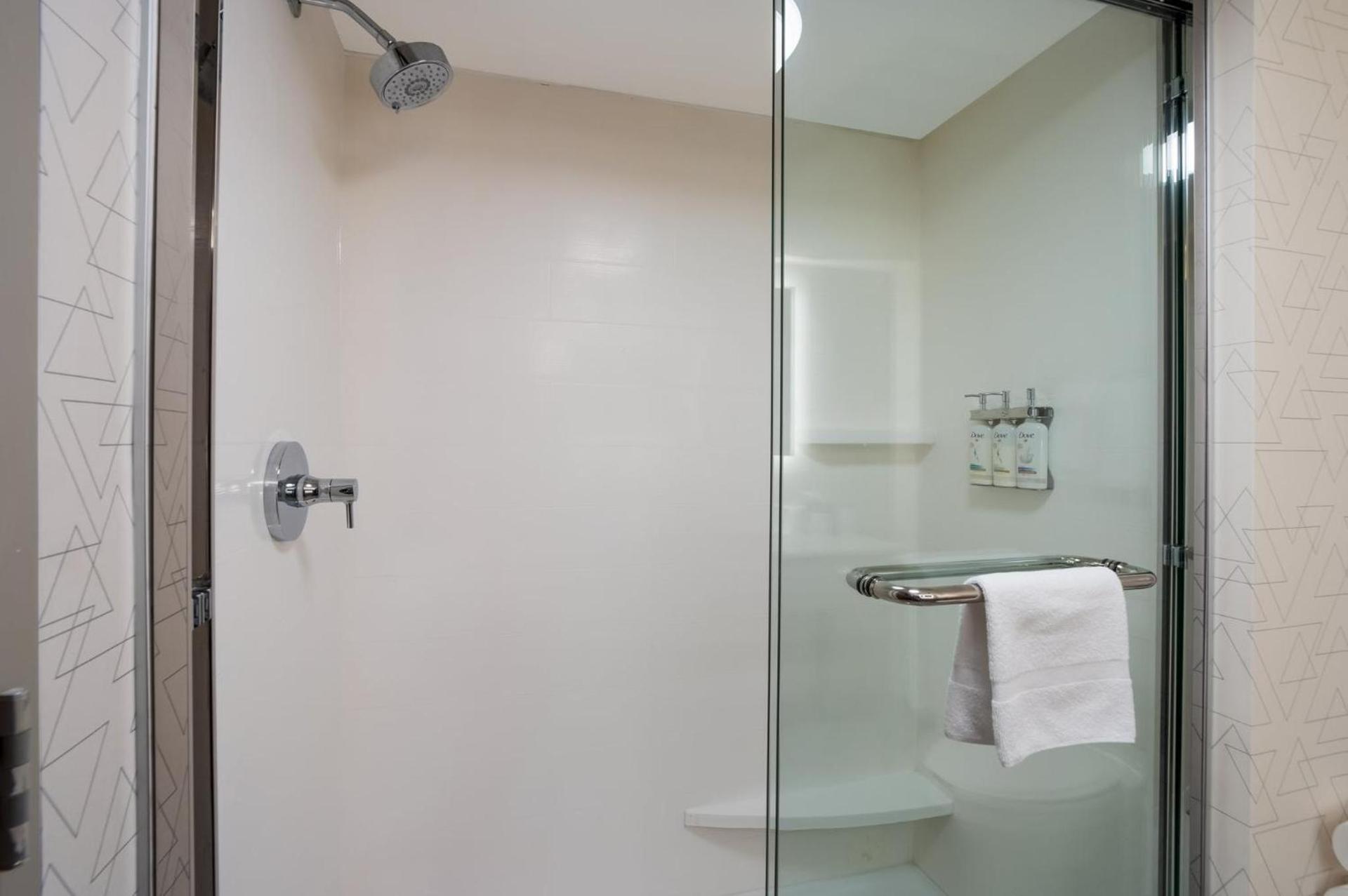 Holiday Inn Express & Suites Lexington by IHG photo 12