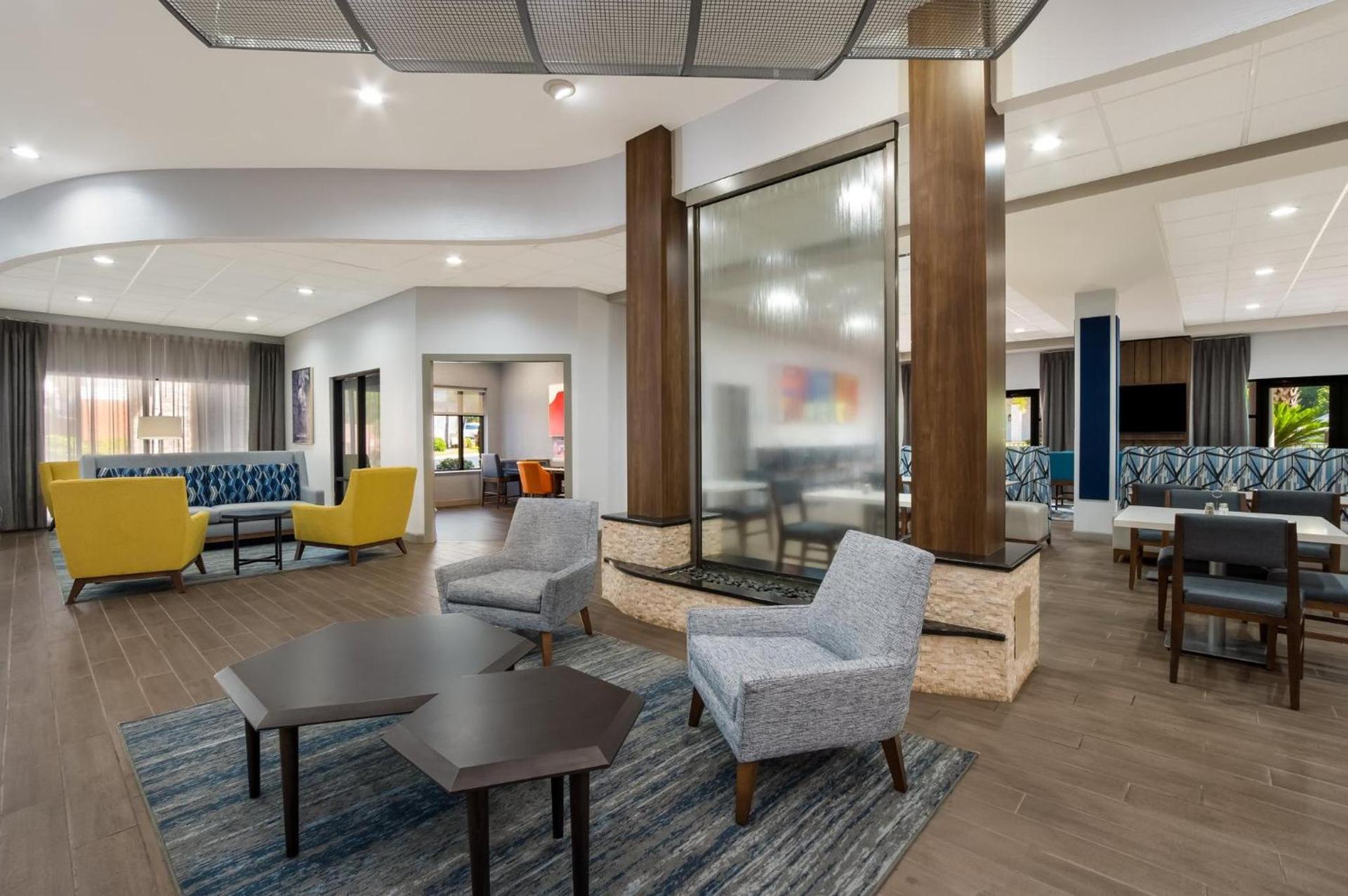 Holiday Inn Express & Suites Lexington by IHG photo 19