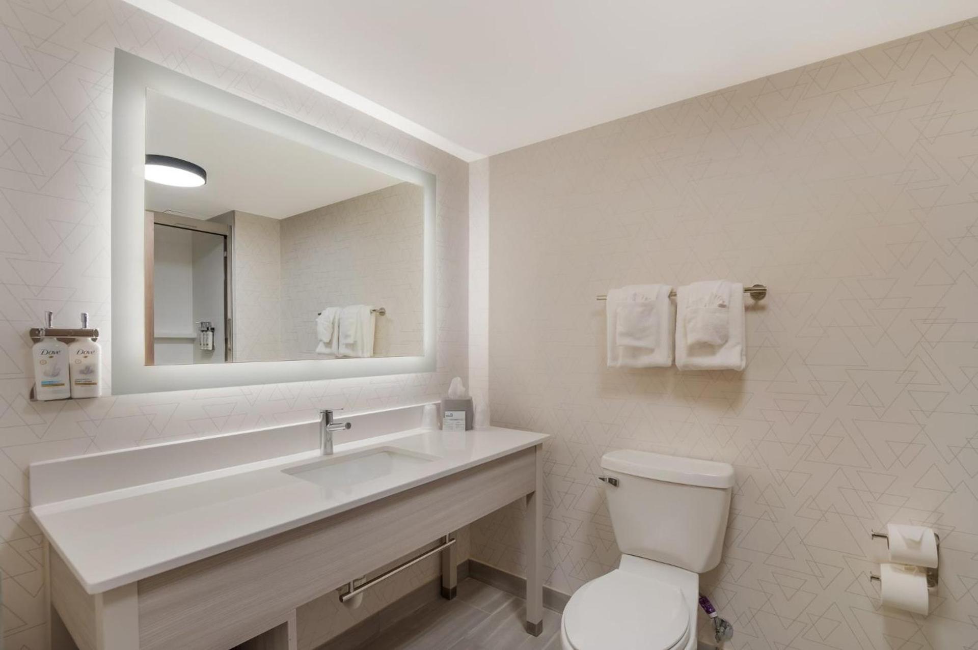 Holiday Inn Express & Suites Lexington by IHG photo 18