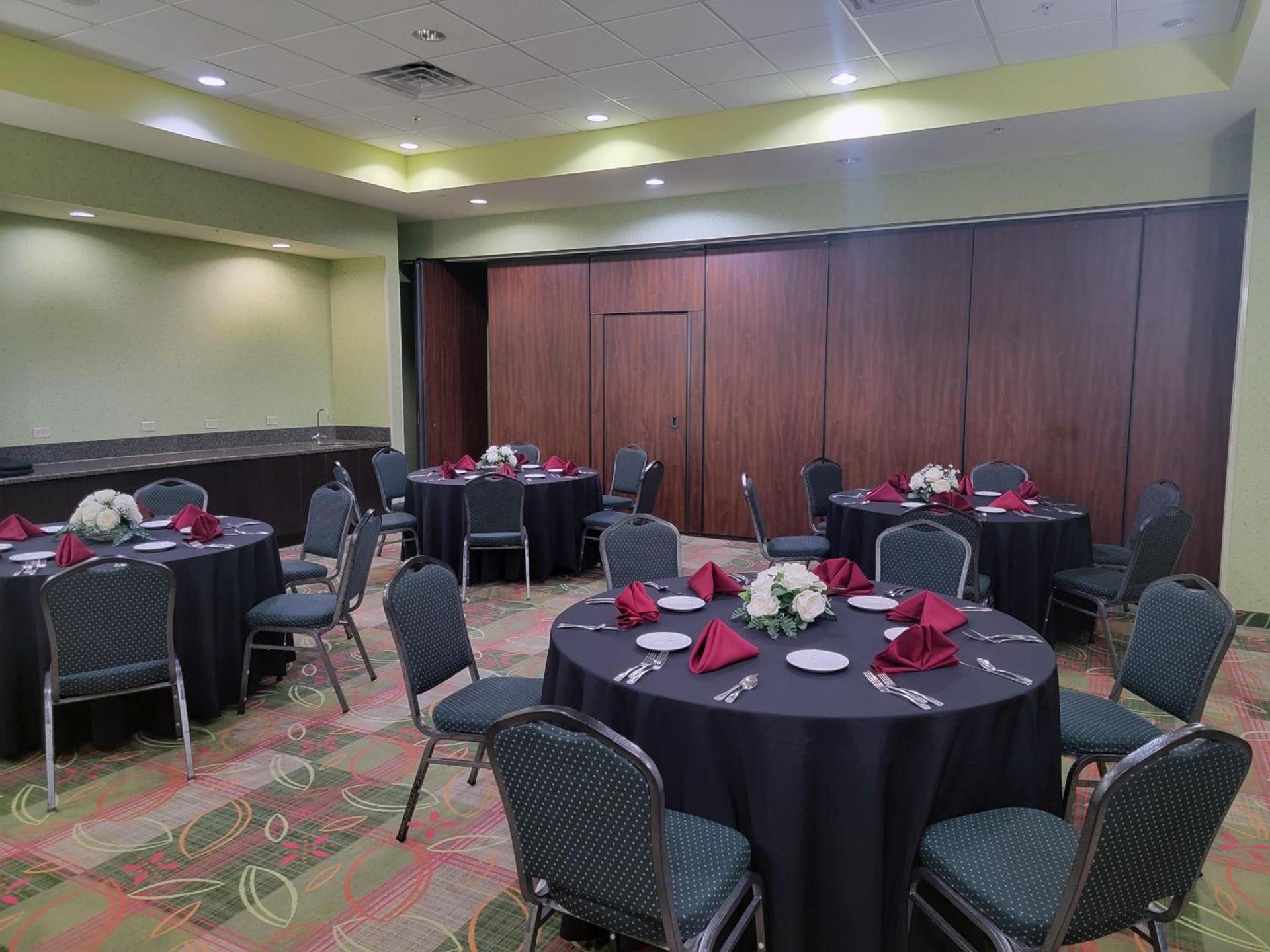 Holiday Inn Garland by IHG photo 66
