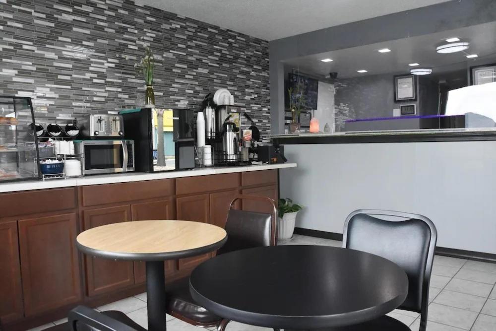 Americas Best Value Inn Saint George photo 12