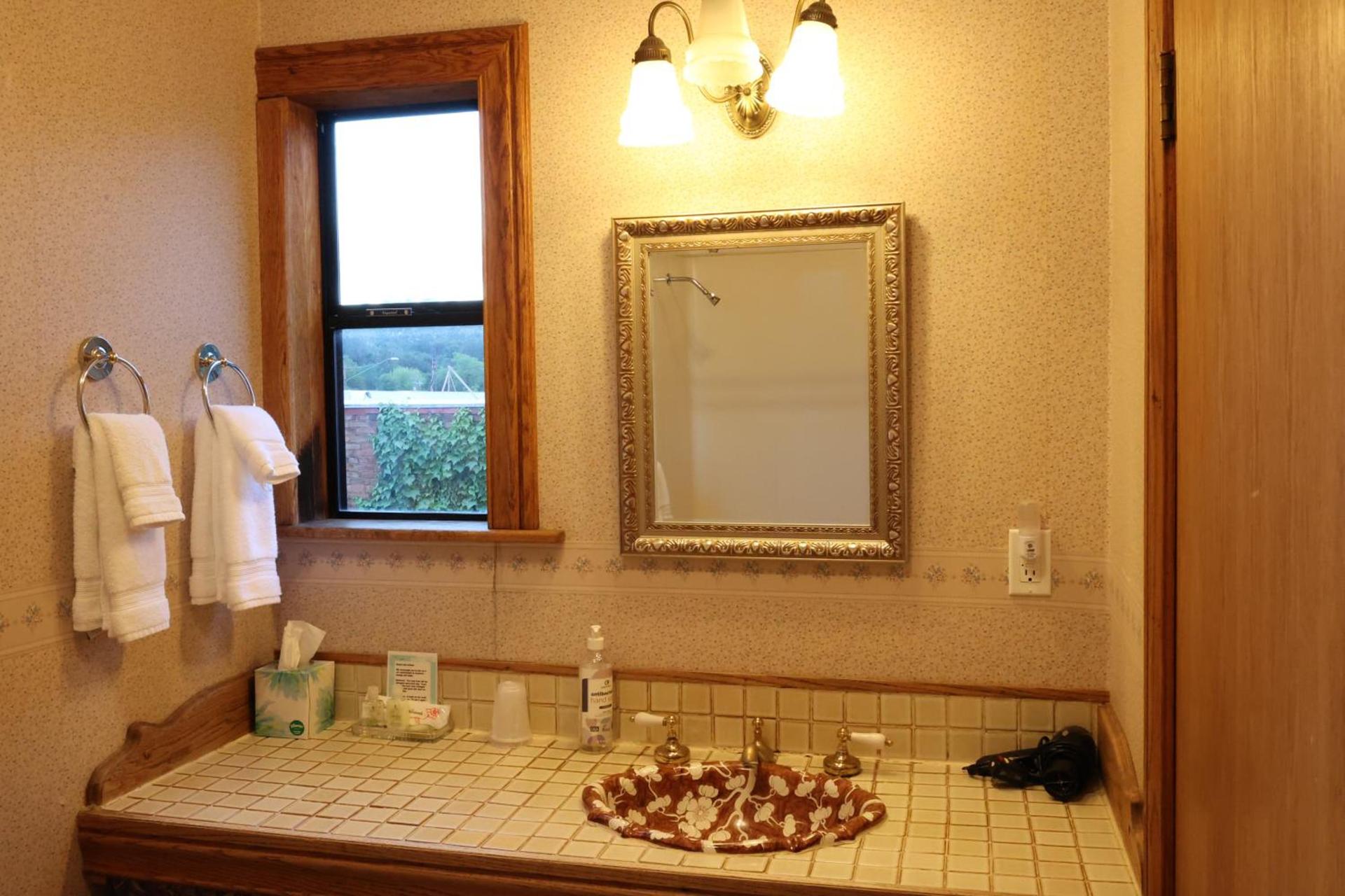 Mariposa Hotel Inn photo 11