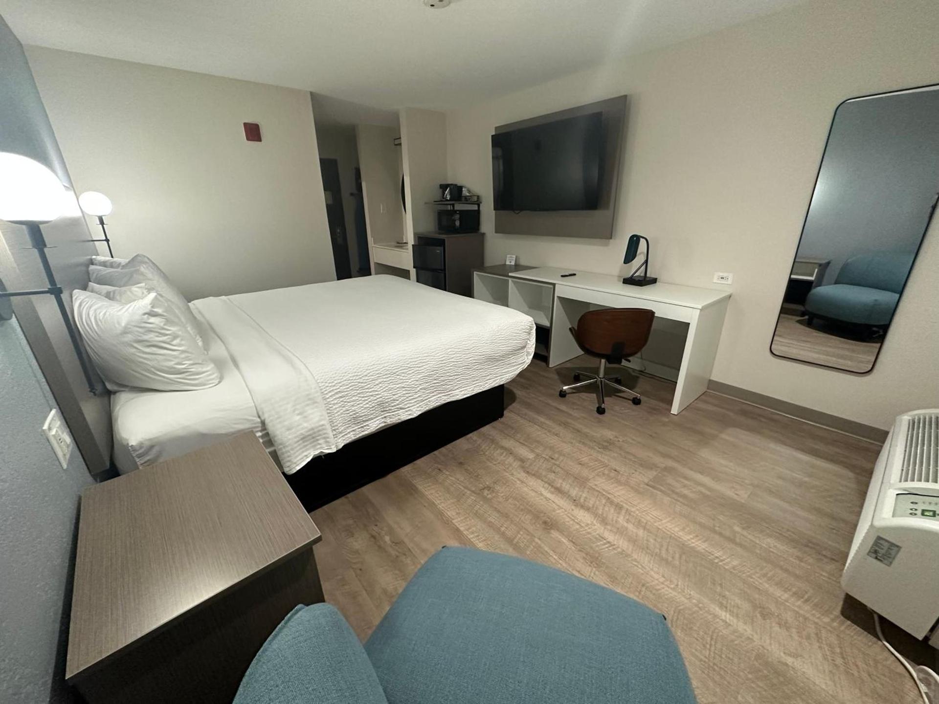 Days Inn by Wyndham Arlington photo 17