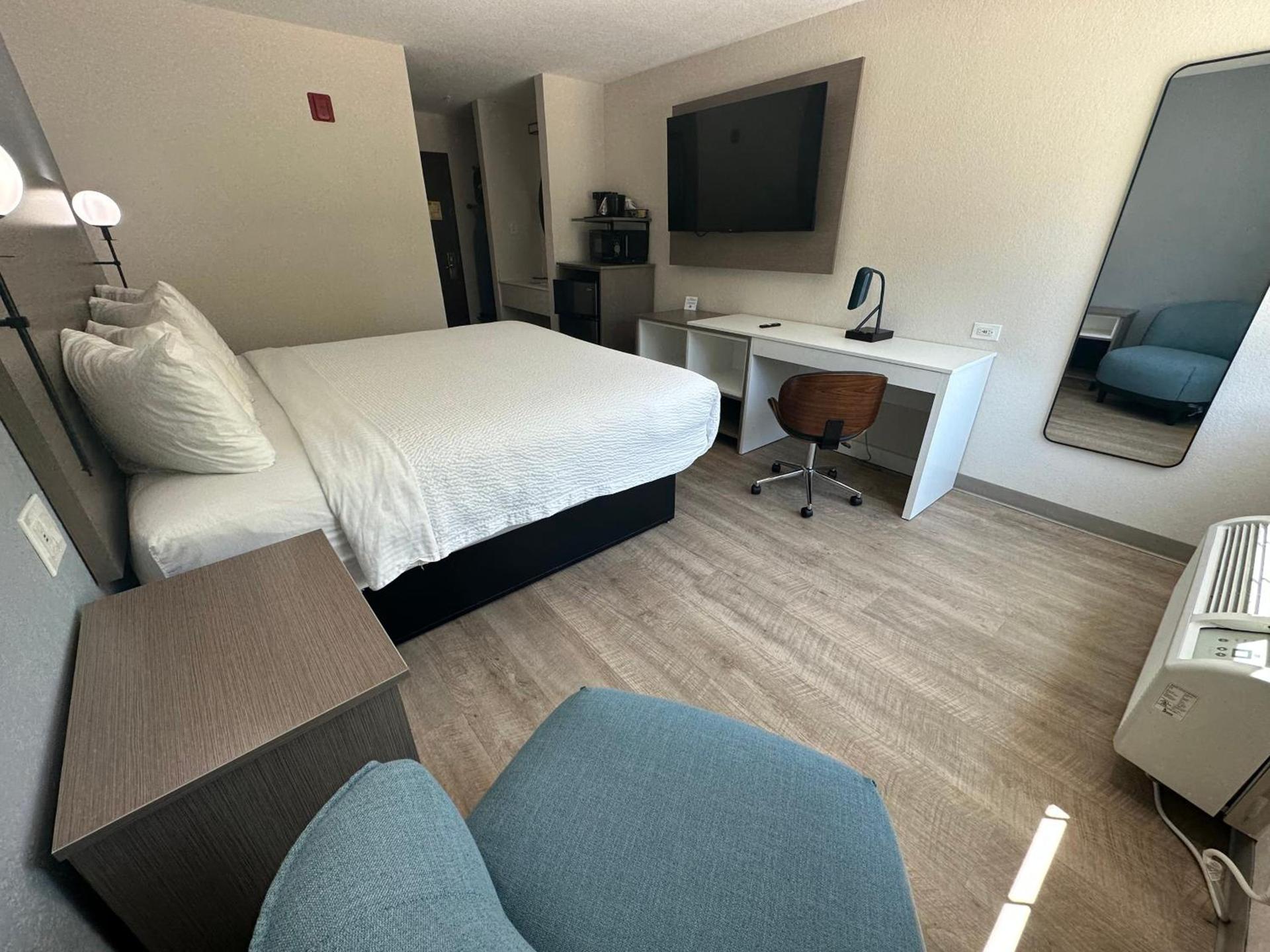 Days Inn by Wyndham Arlington photo 18