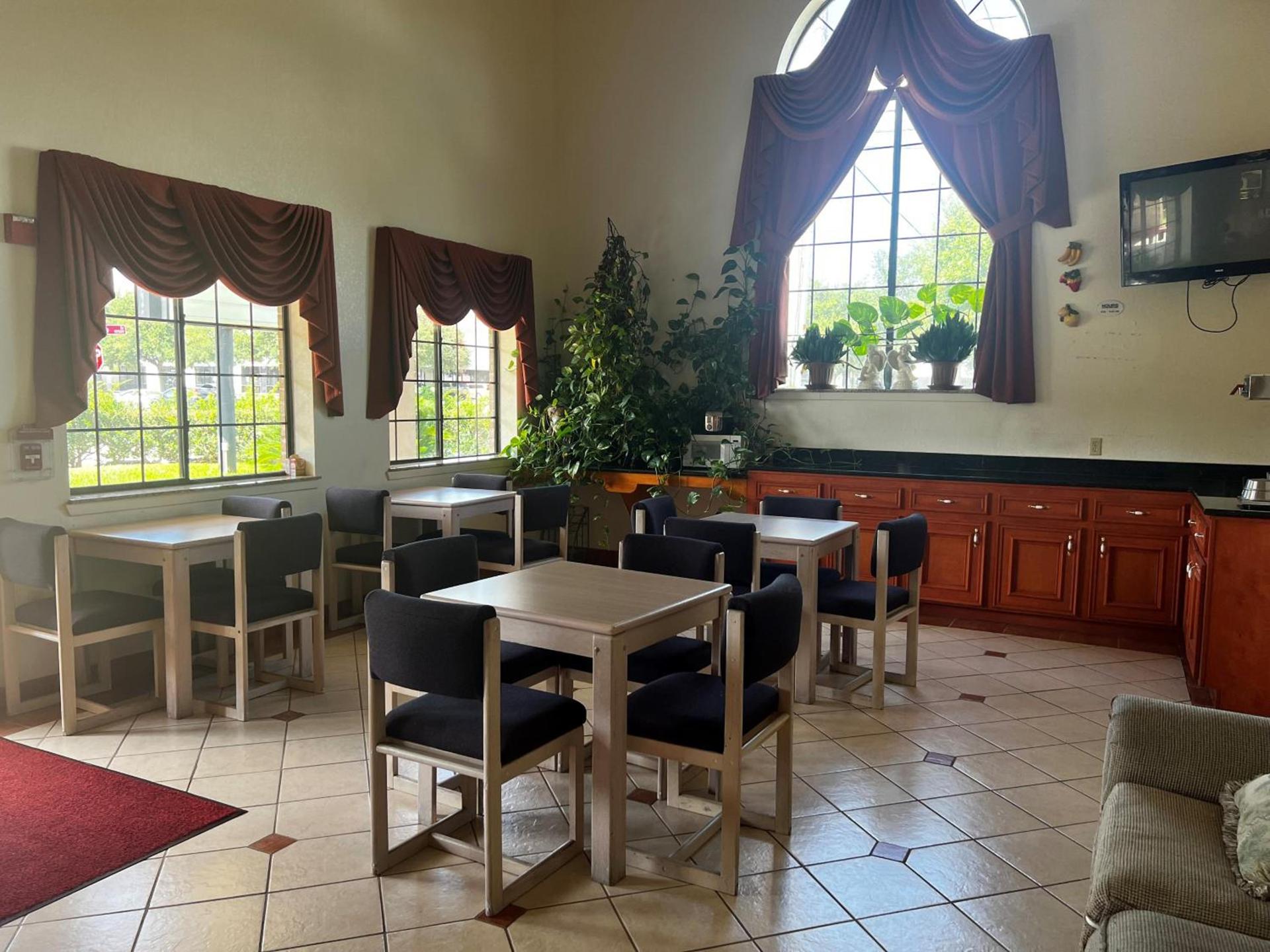 Super 8 by Wyndham Stafford Sugarland Area photo 5