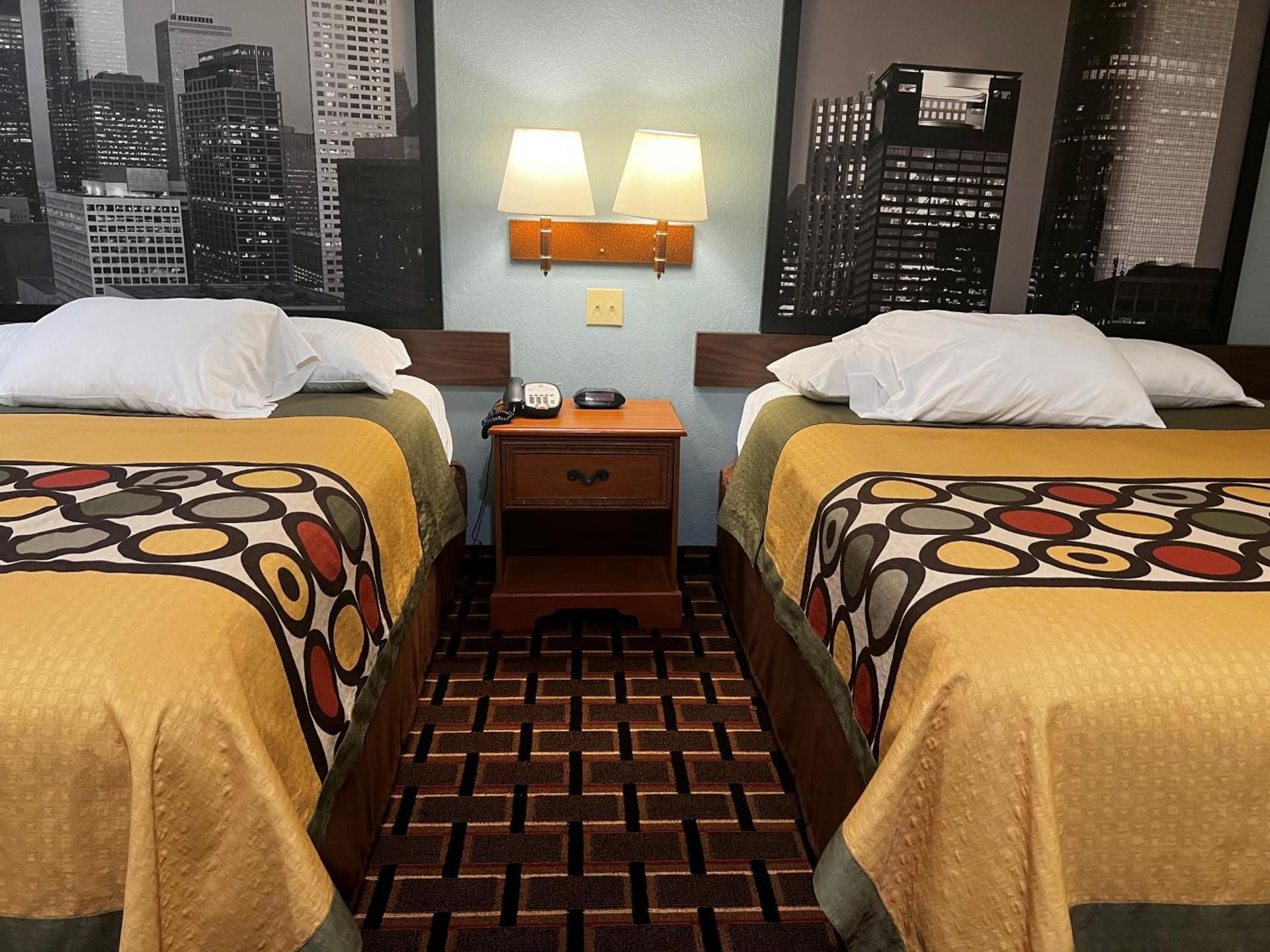 Super 8 by Wyndham Stafford Sugarland Area photo 18