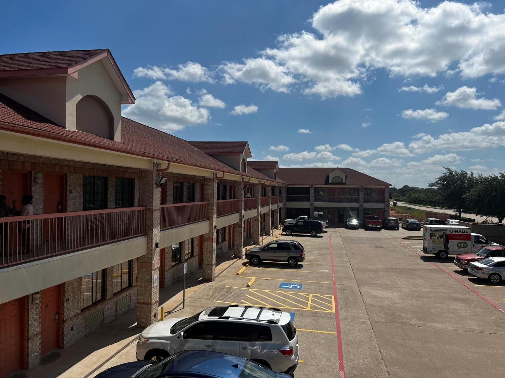 Super 8 by Wyndham Stafford Sugarland Area photo 3