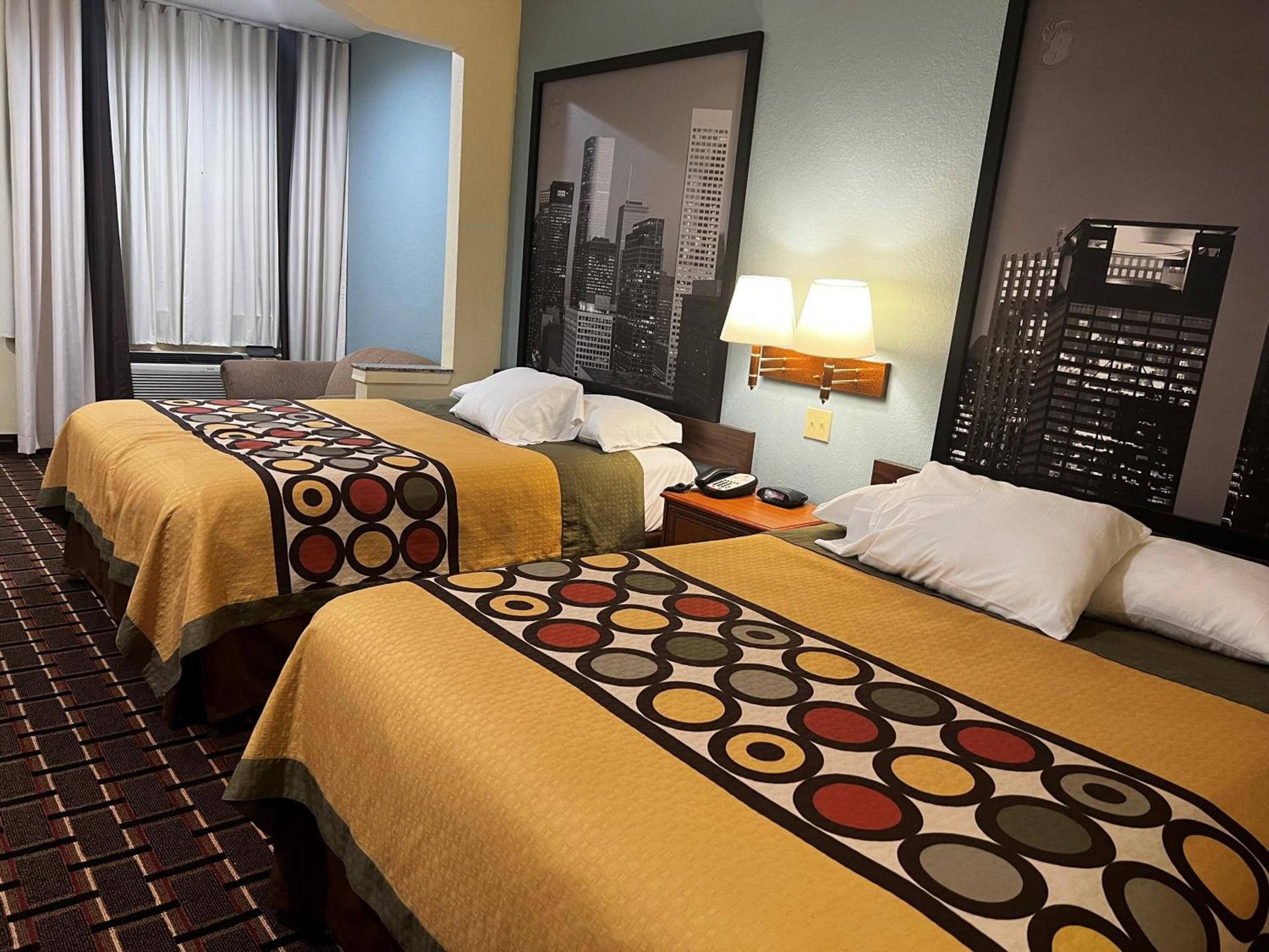 Super 8 by Wyndham Stafford Sugarland Area photo 23