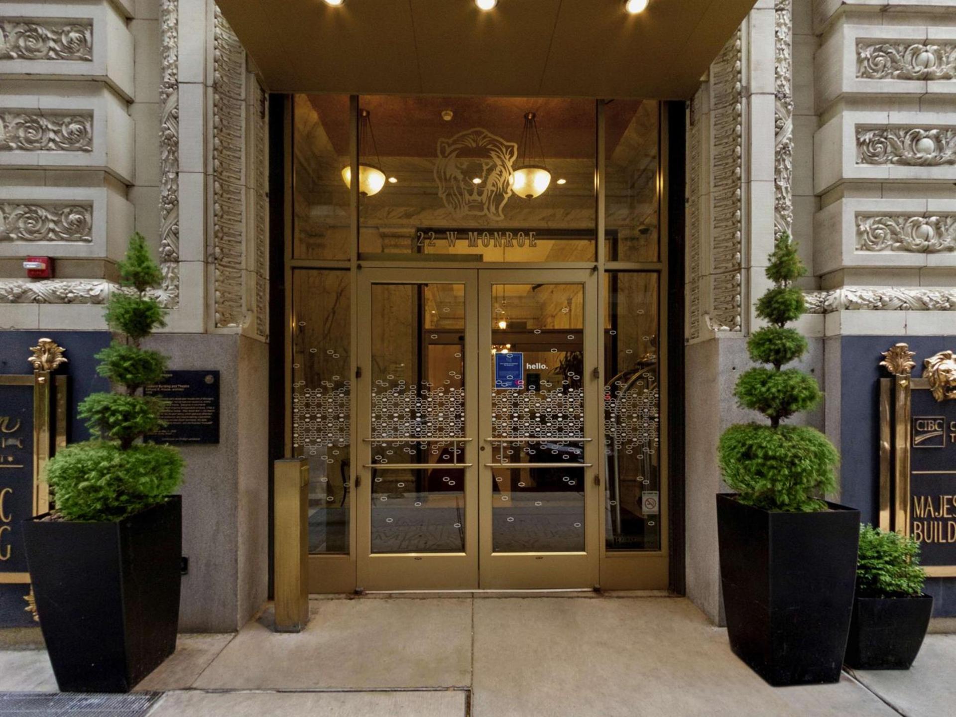 Hampton Inn Majestic Chicago Theatre District photo 2